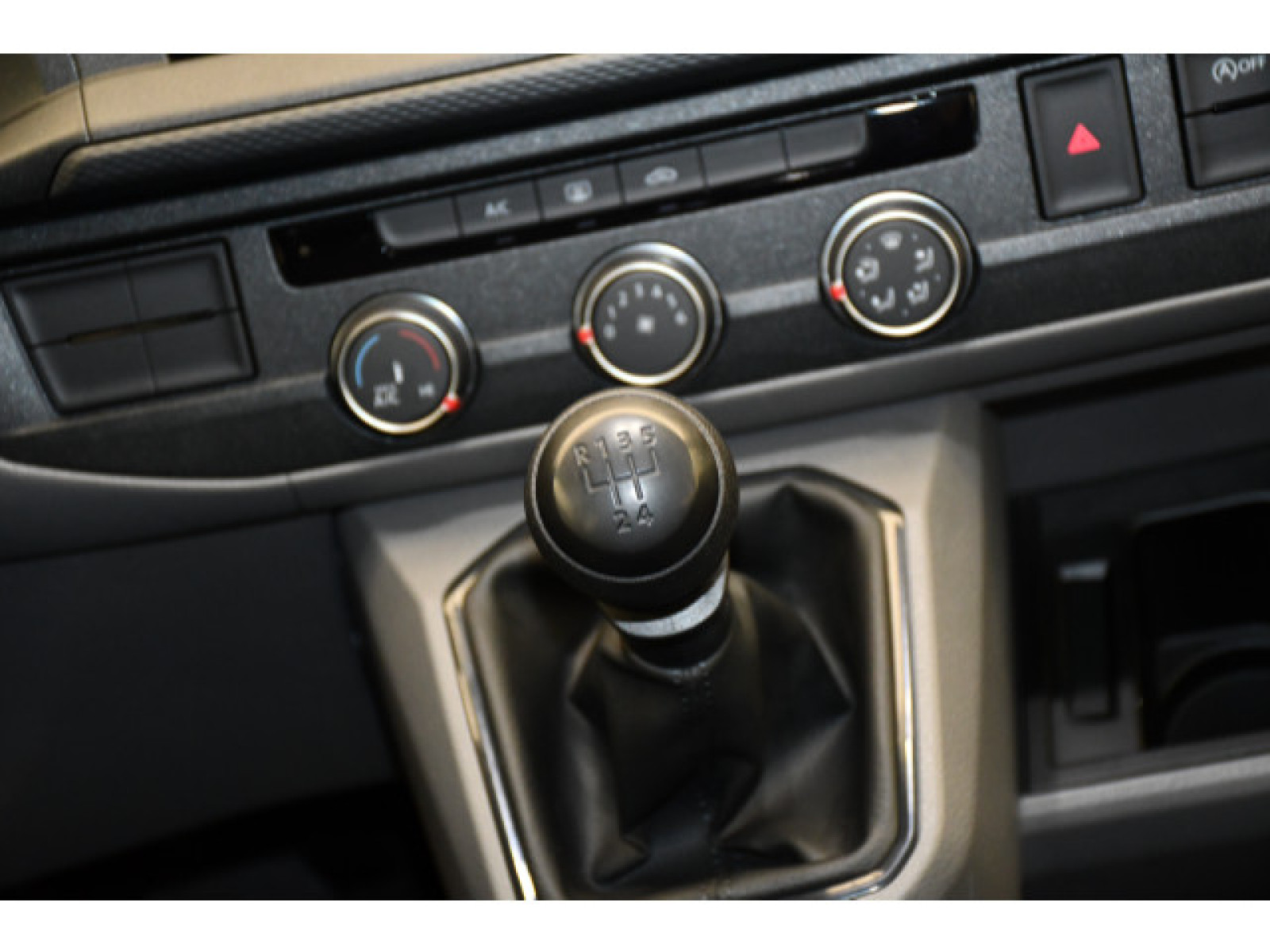 Volkswagen - T6.1 Caravelle_6