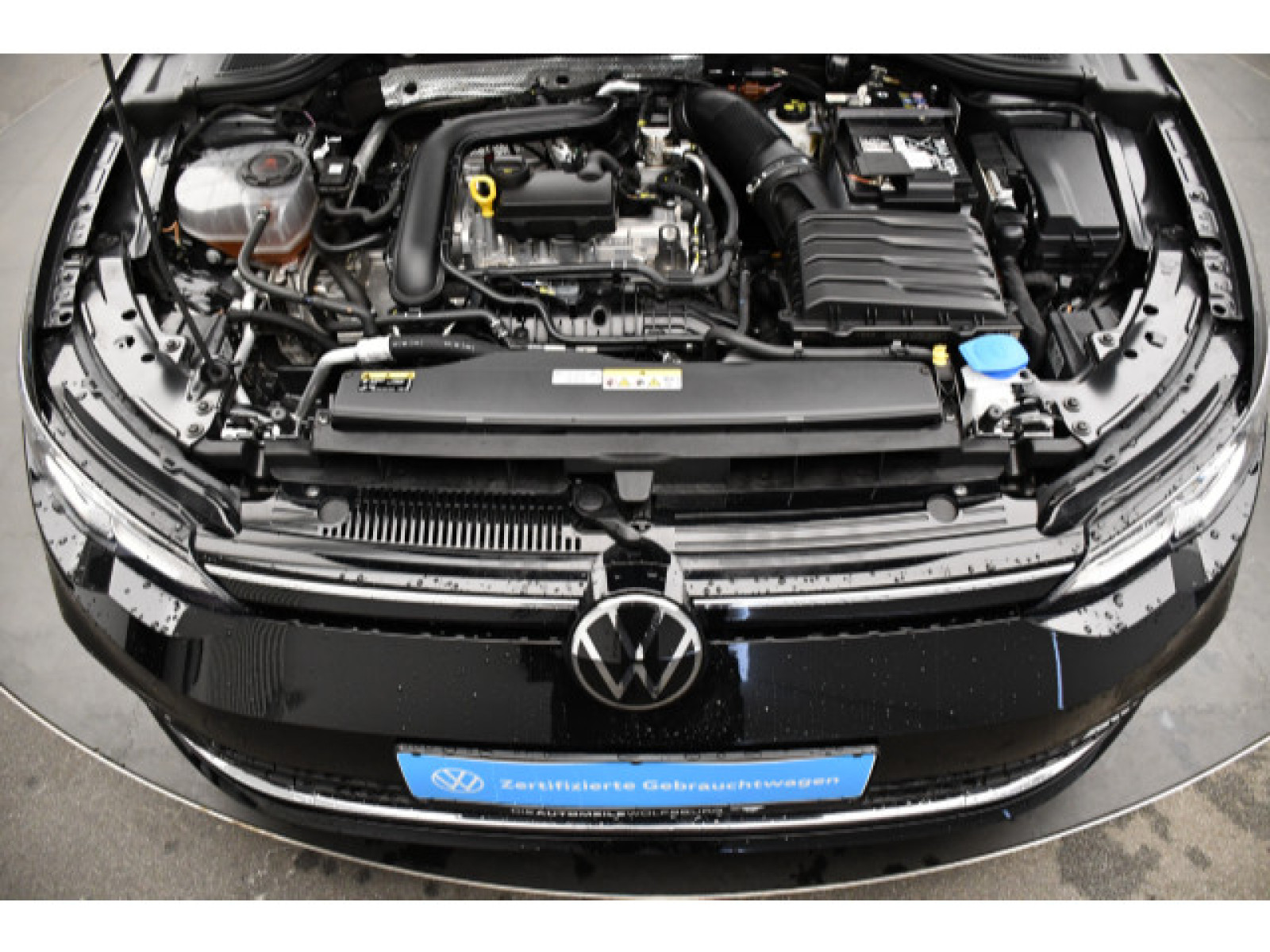 Volkswagen - Golf_12