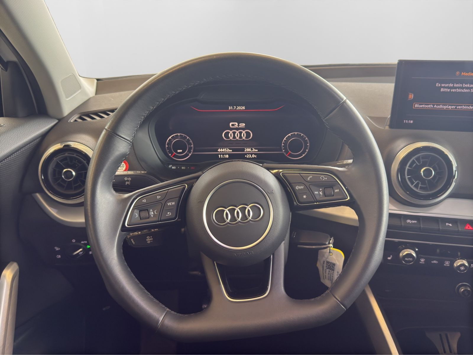 Audi - Q2_11