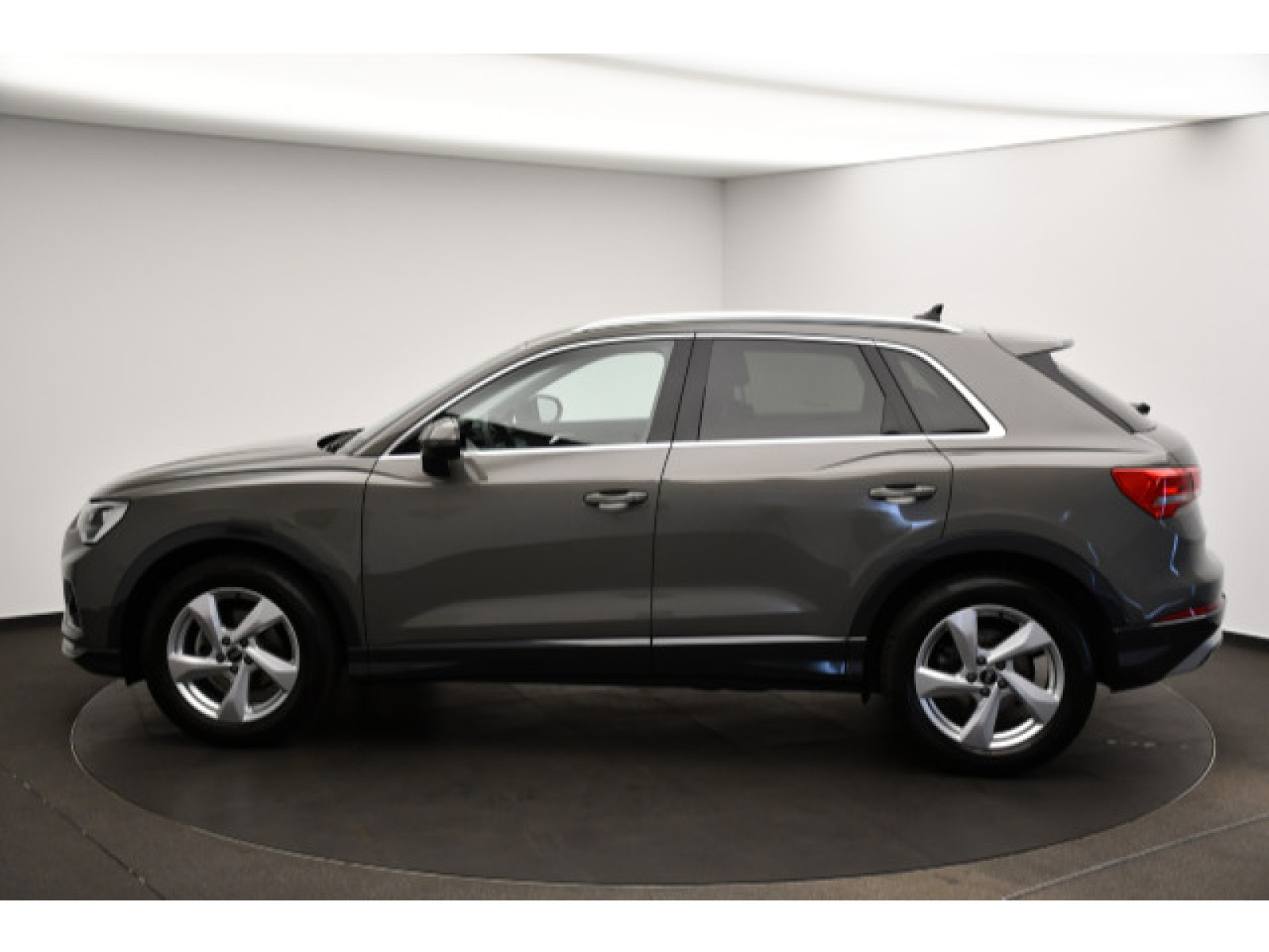 Audi - Q3_18
