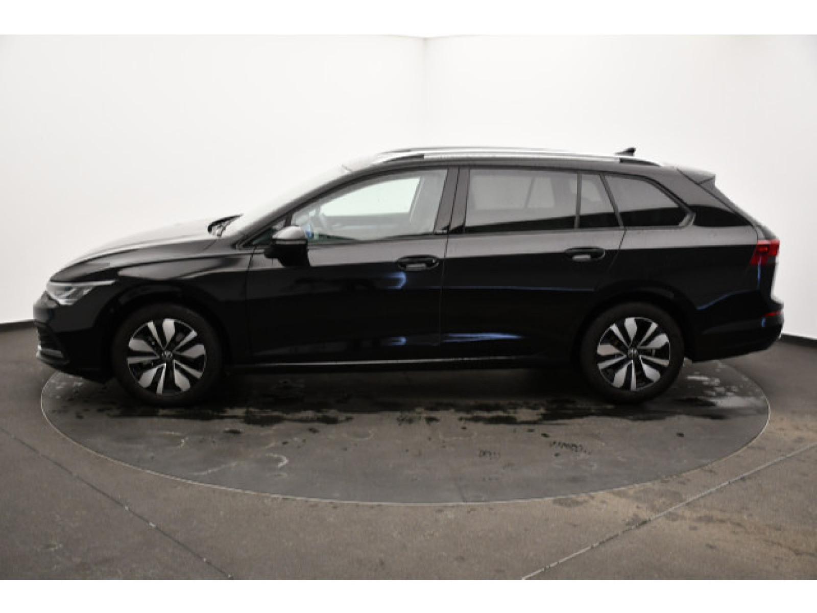 Volkswagen - Golf_16