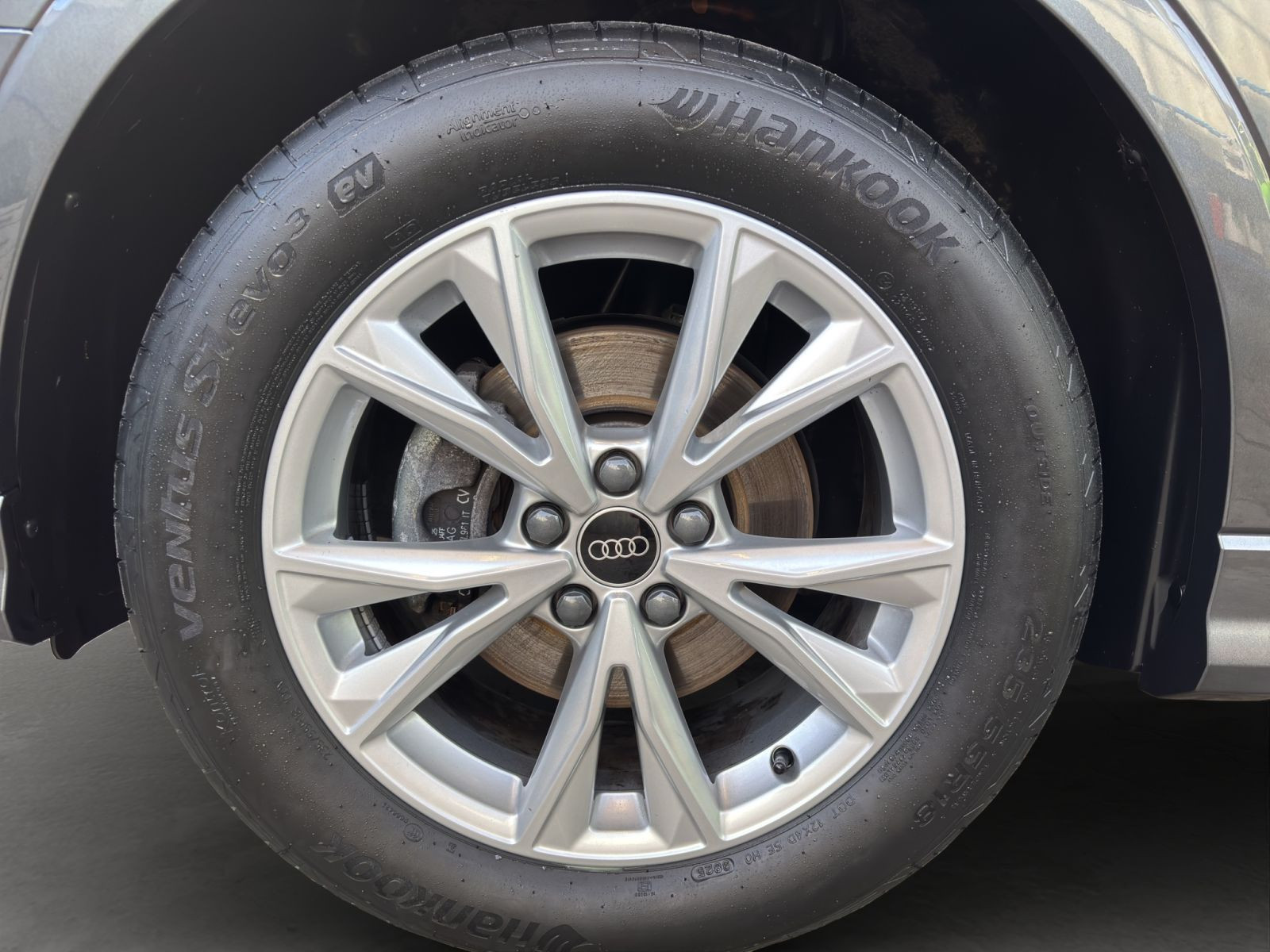 Audi - Q3_18