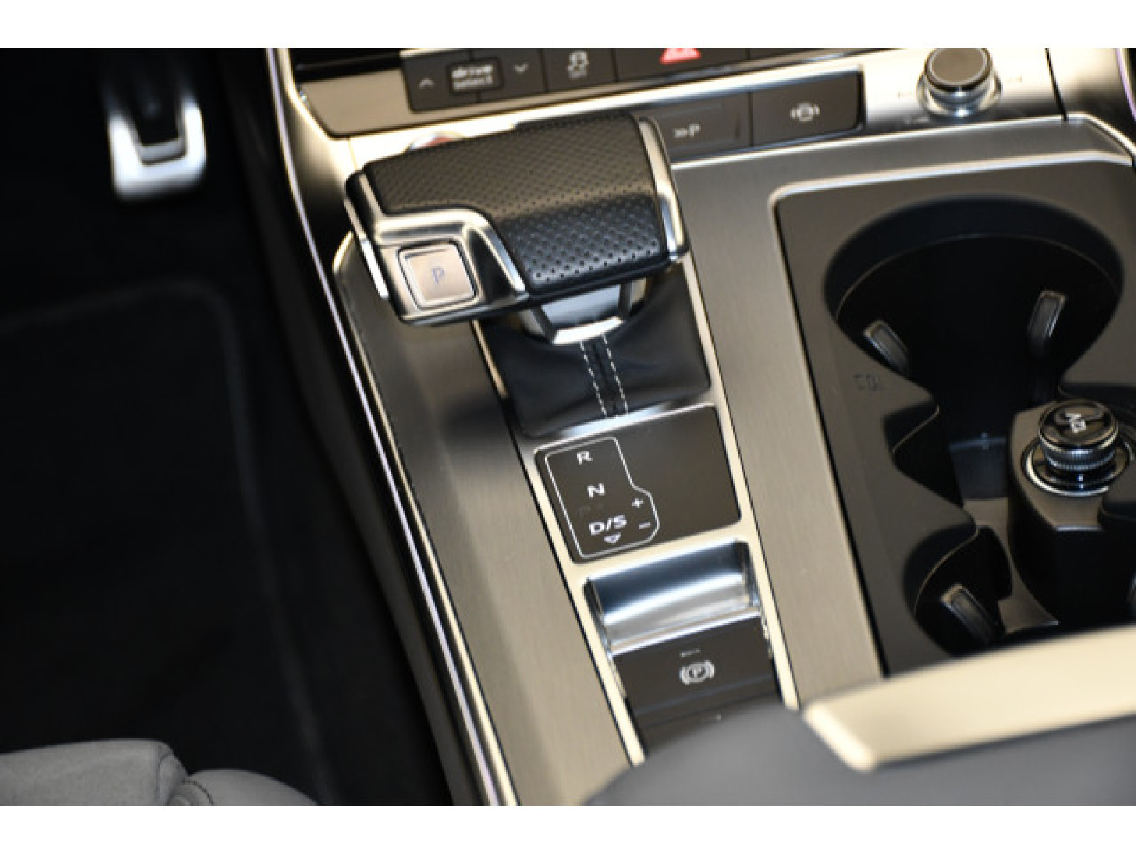 Audi - S6 Avant_6