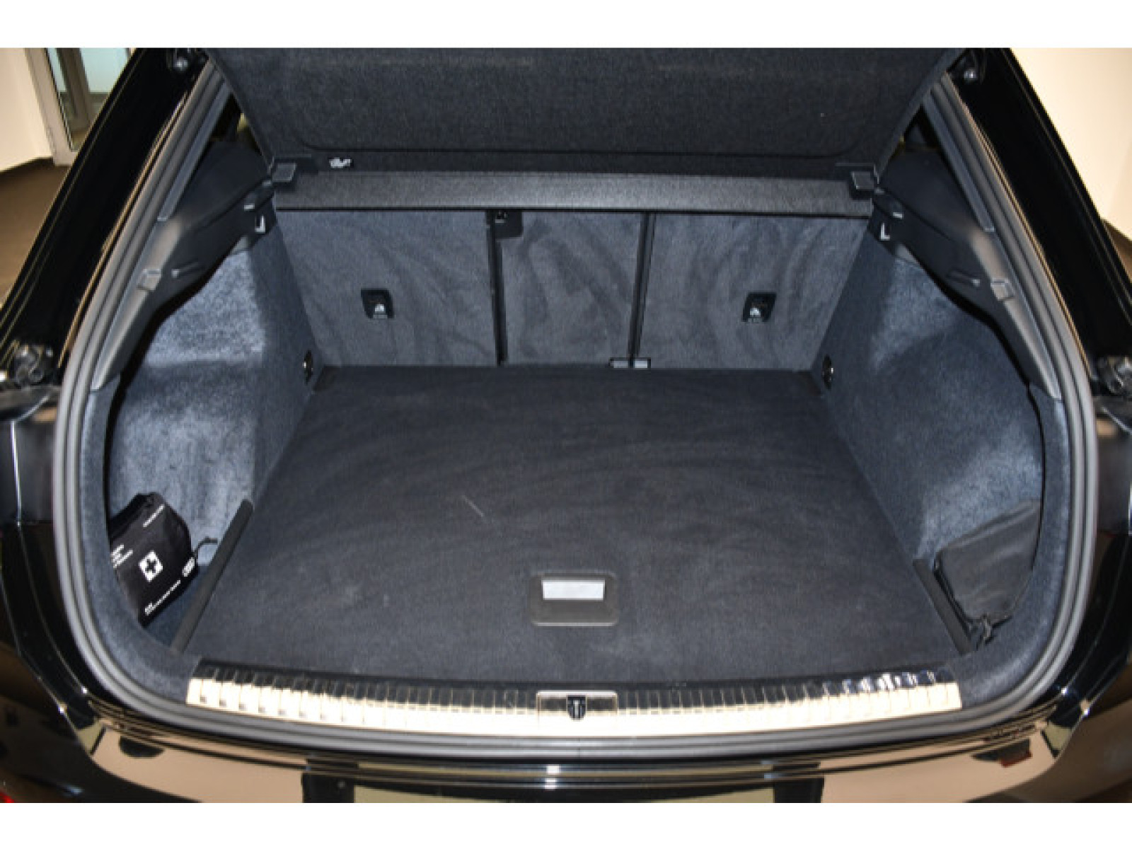 Audi - Q3_12