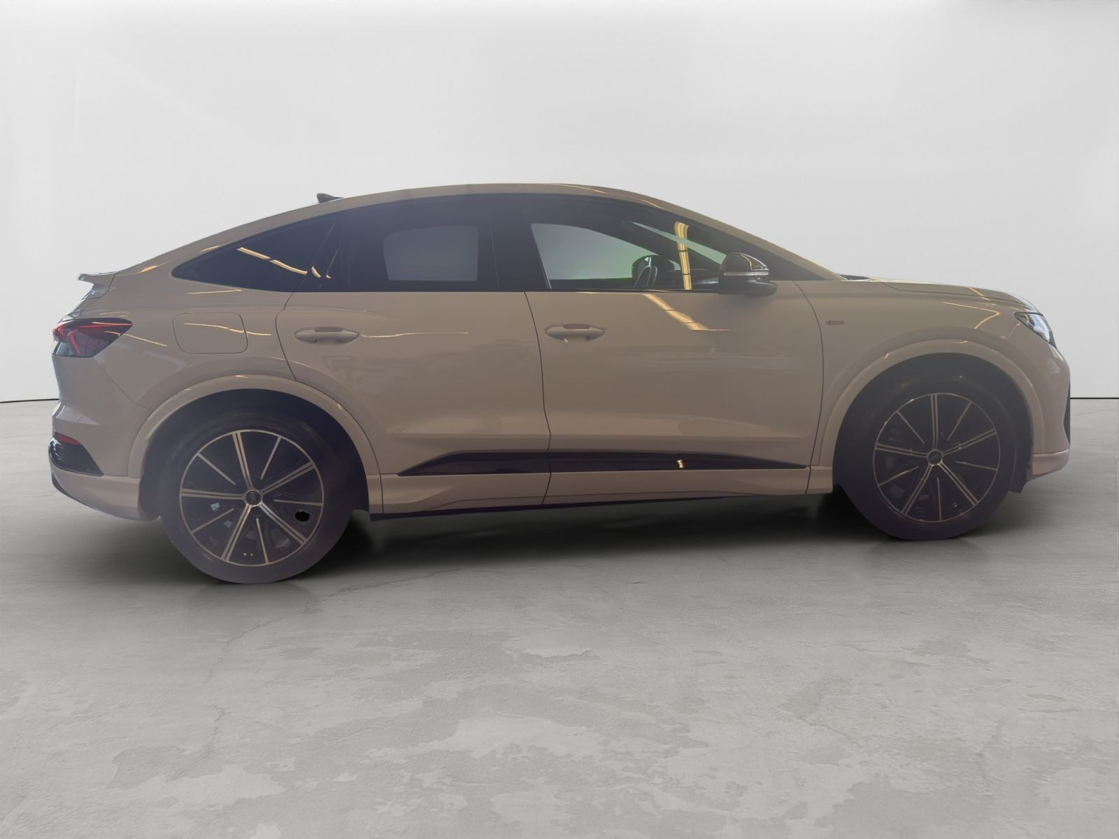 Audi - Q4 e-tron_7