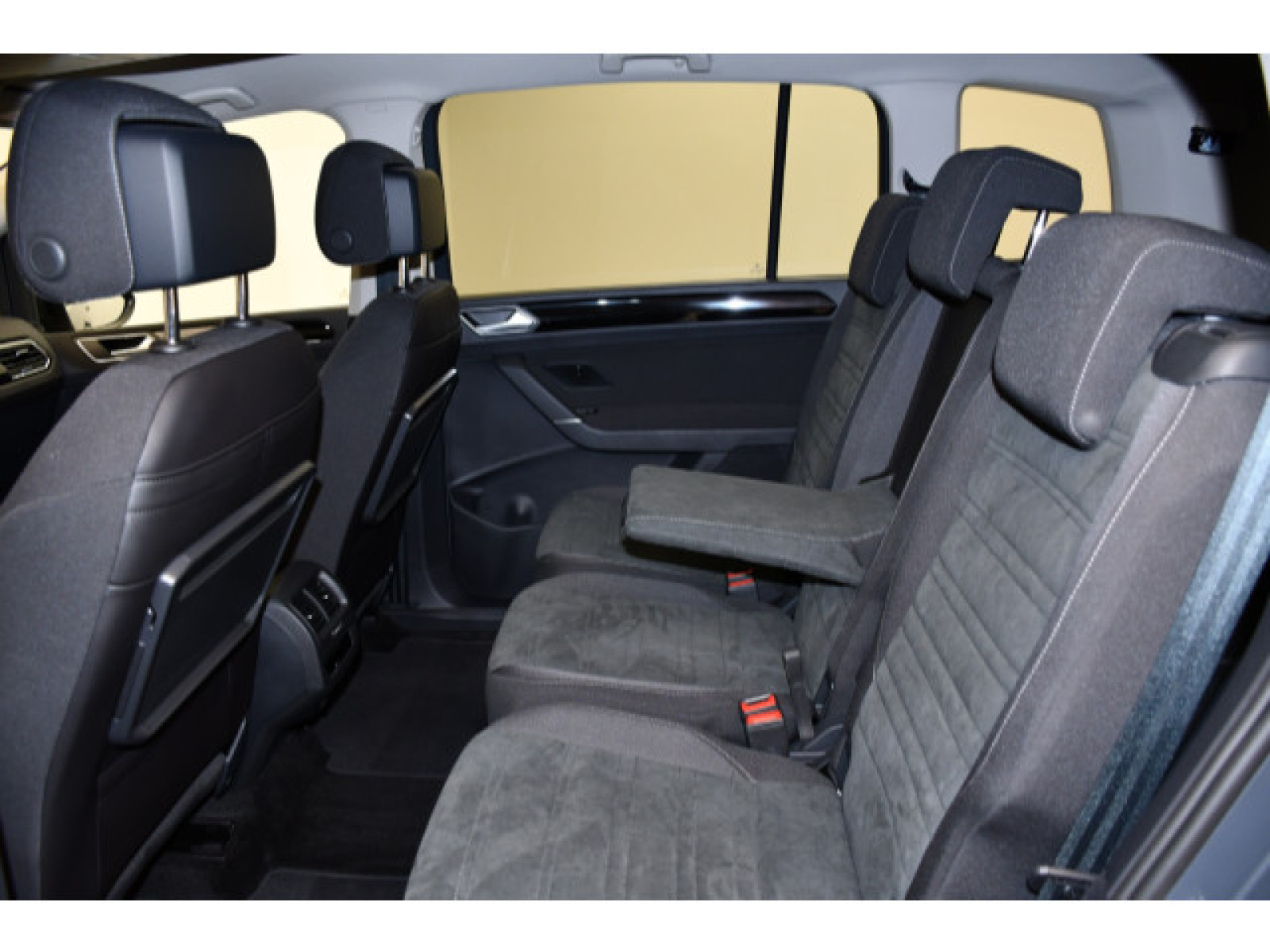 Volkswagen - Touran_9