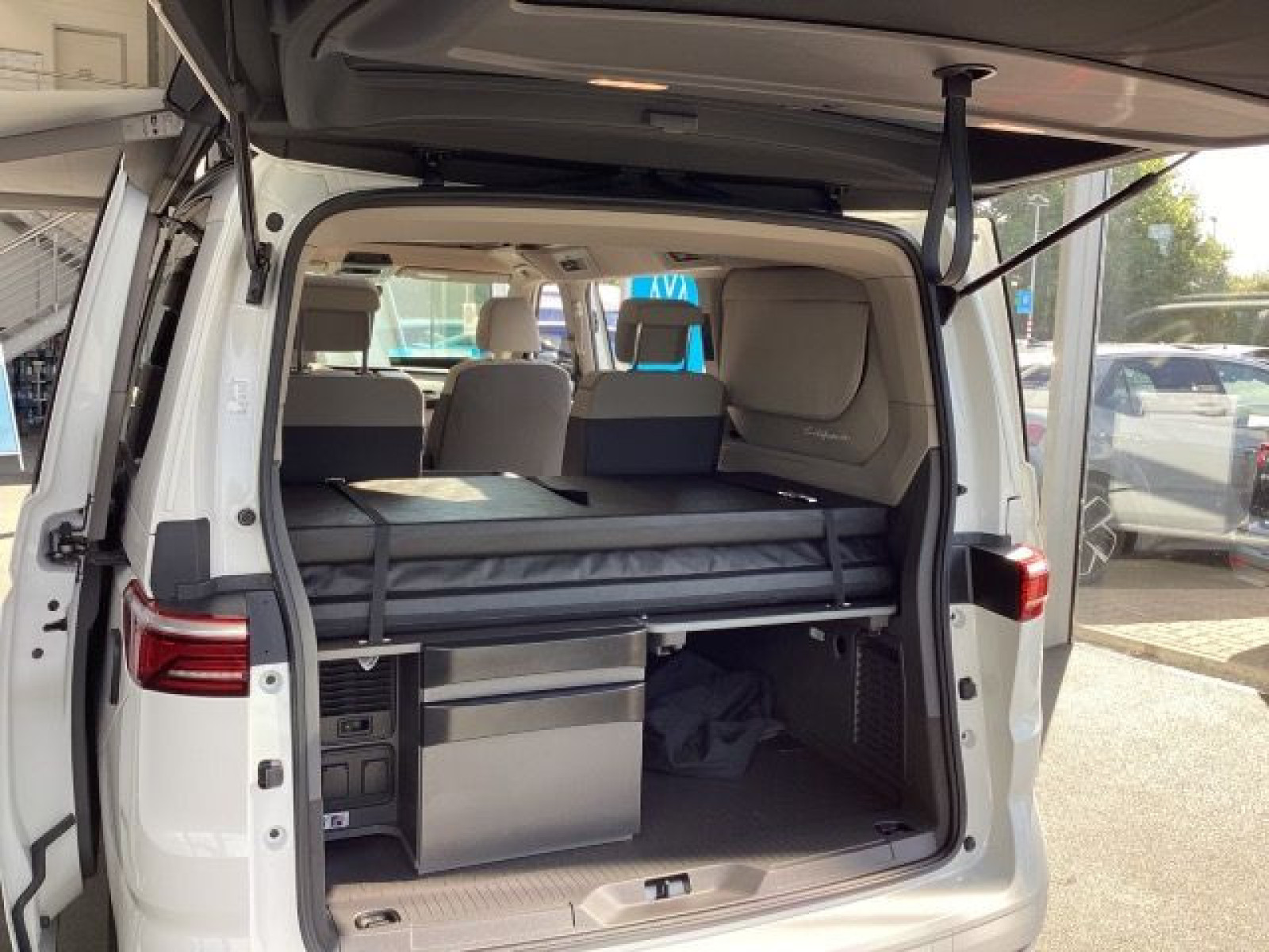 Volkswagen - California_23