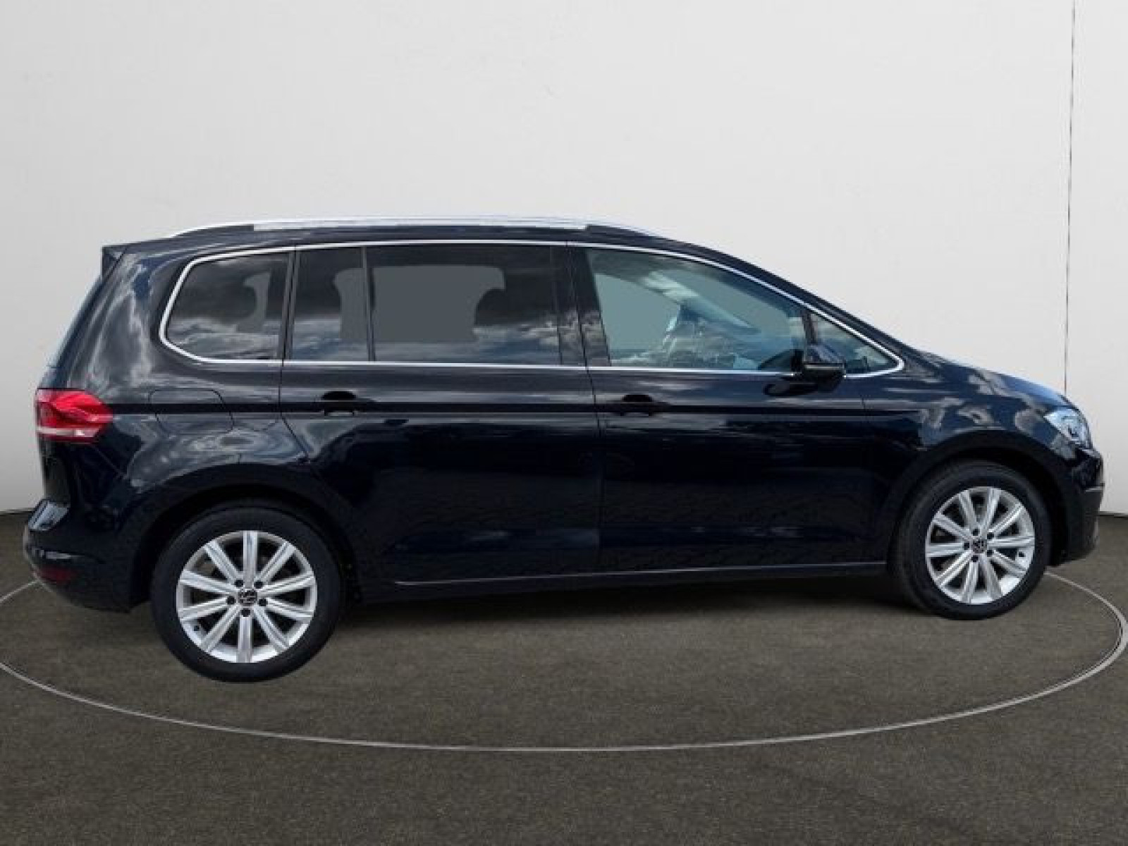 Volkswagen - Touran_6