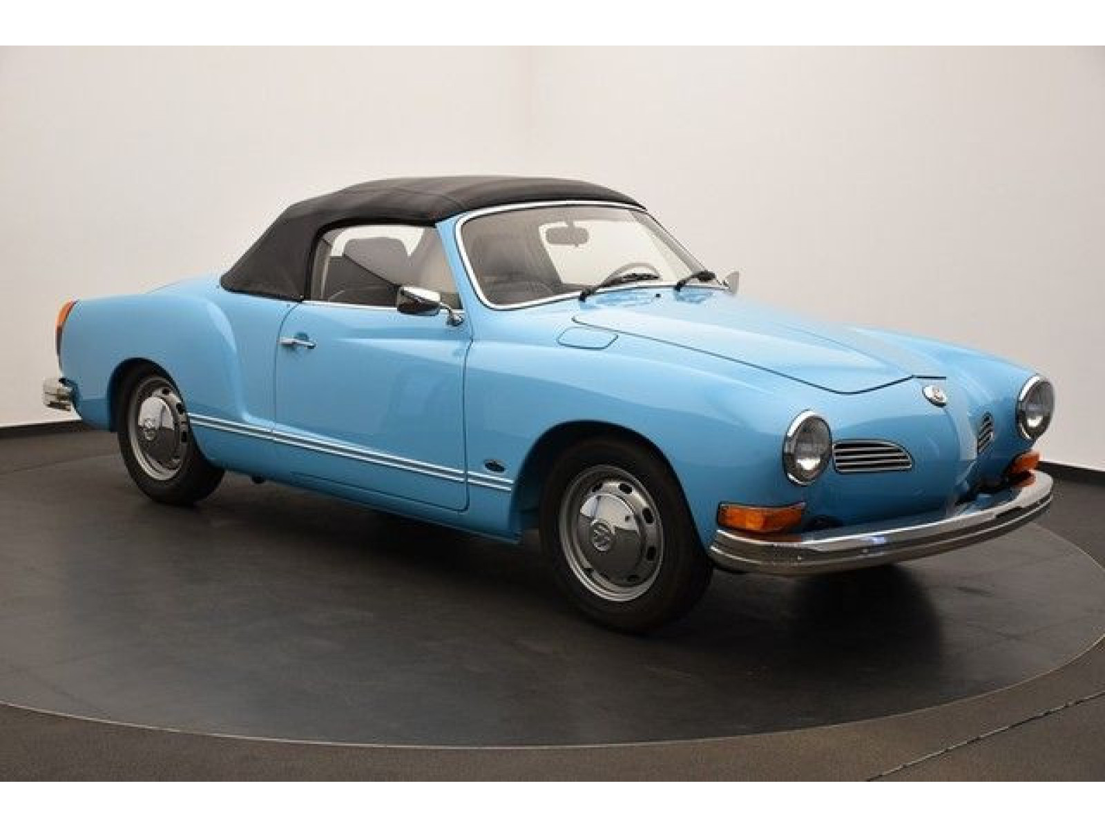 Volkswagen - Karmann Ghia_14