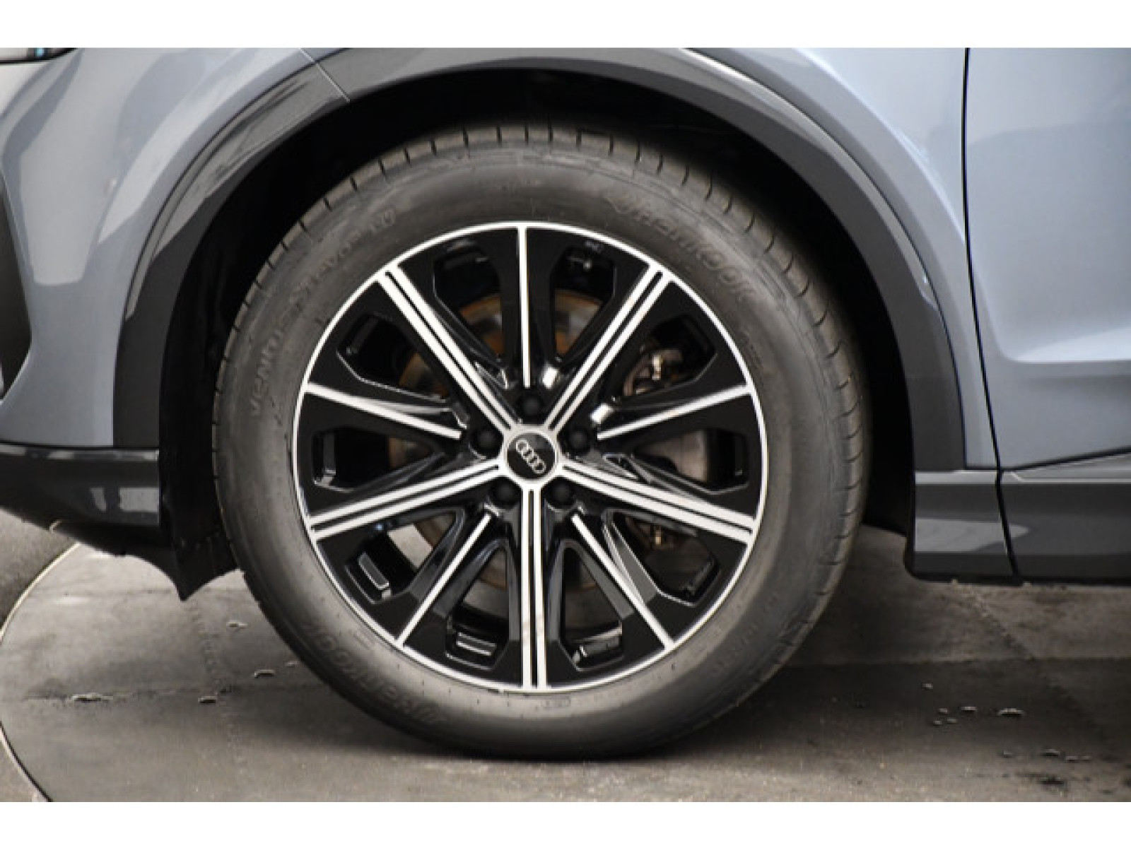 Audi - Q4 e-tron_15