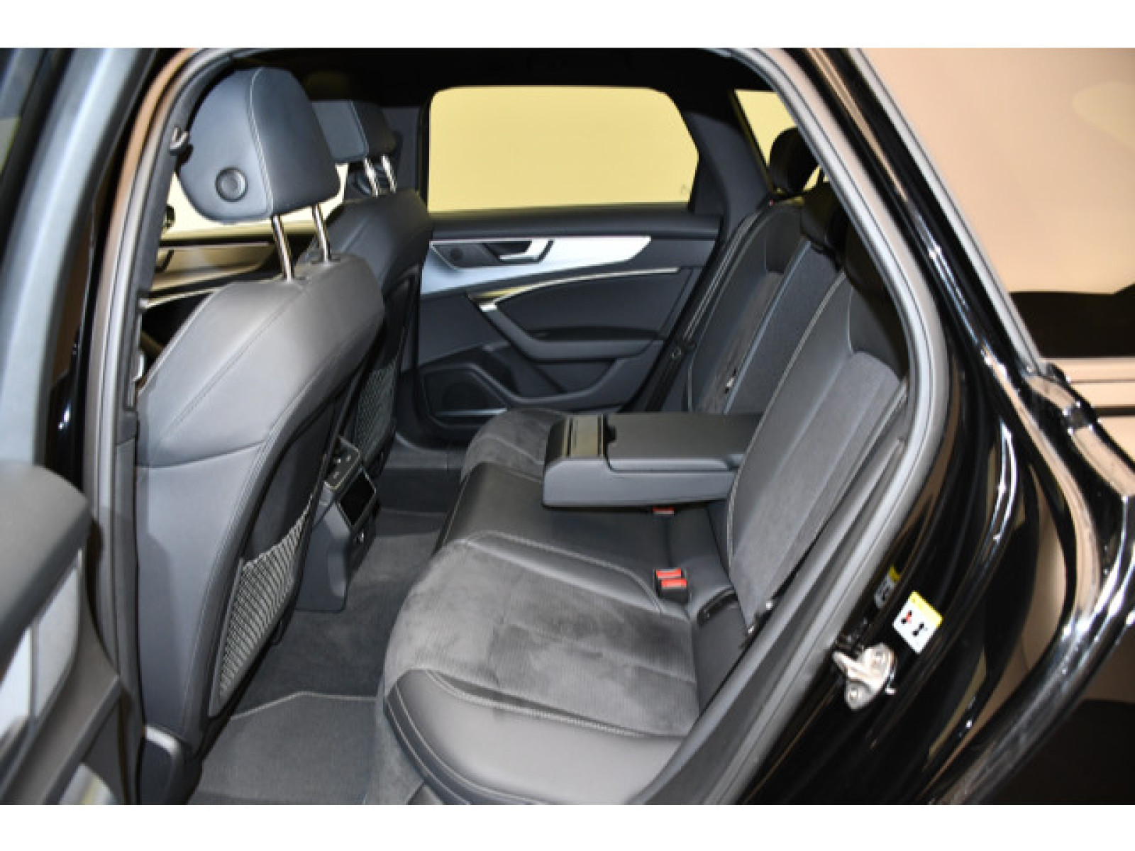 Audi - S6 Avant_11