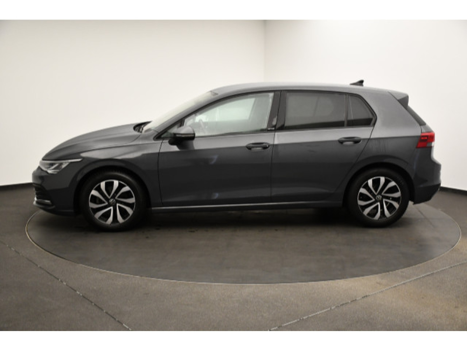 Volkswagen - Golf_15