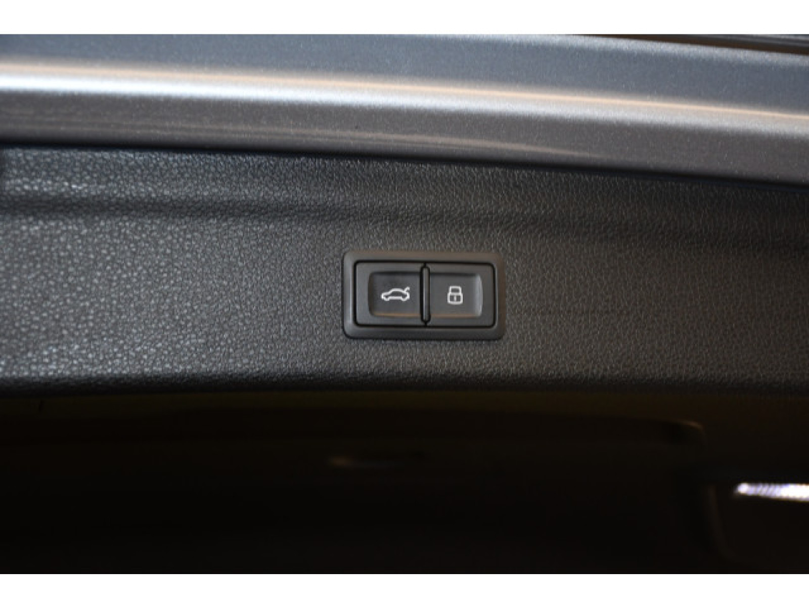 Audi - Q3_11