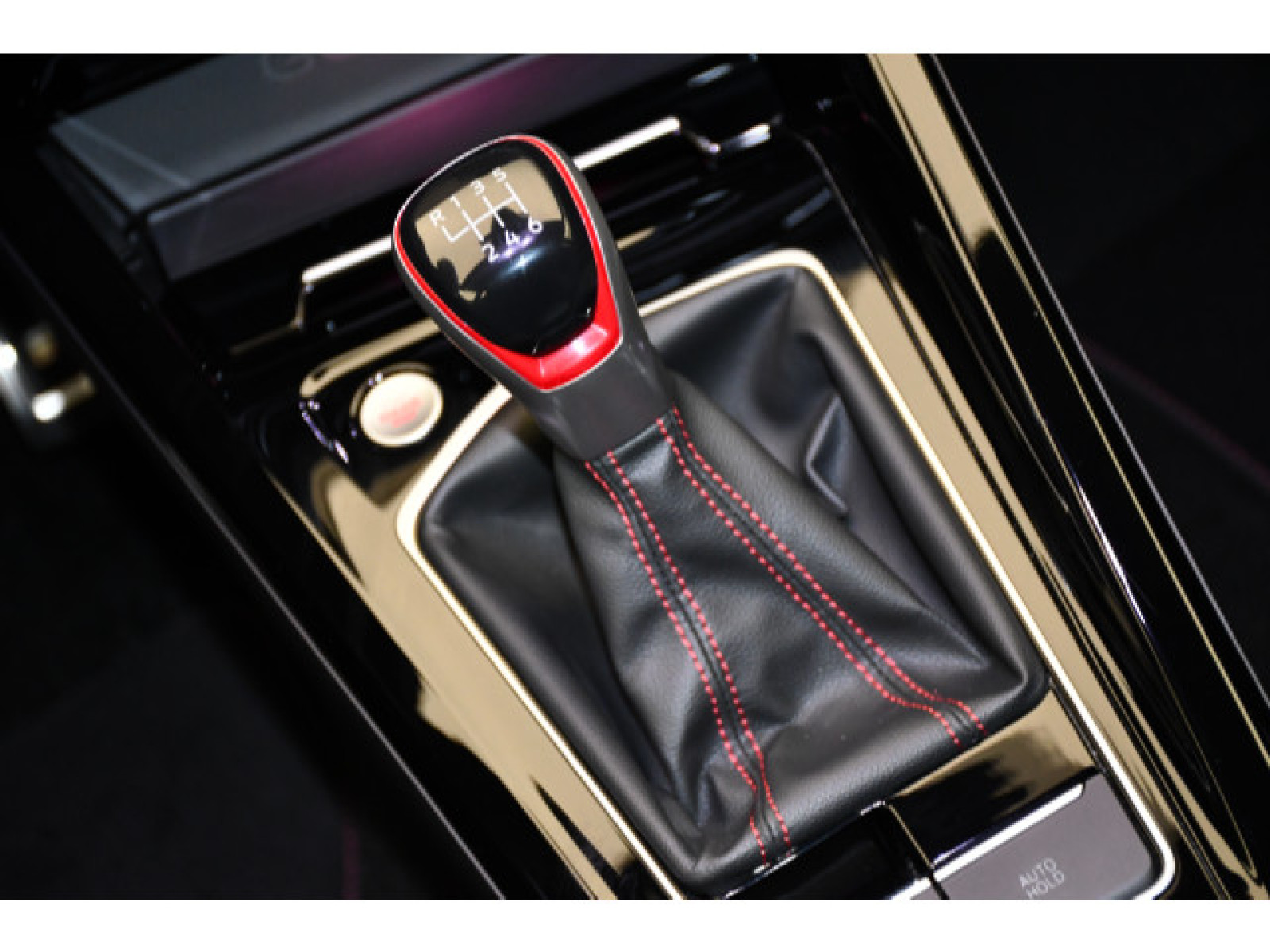 Volkswagen - Golf GTI_6