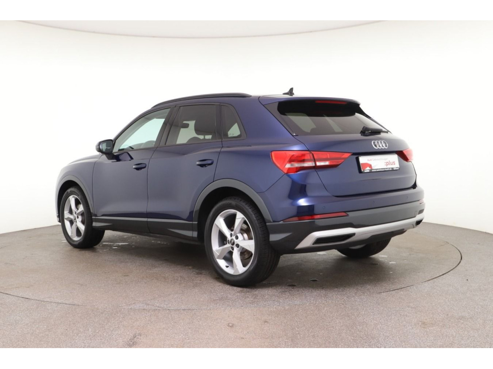 Audi - Q3_5
