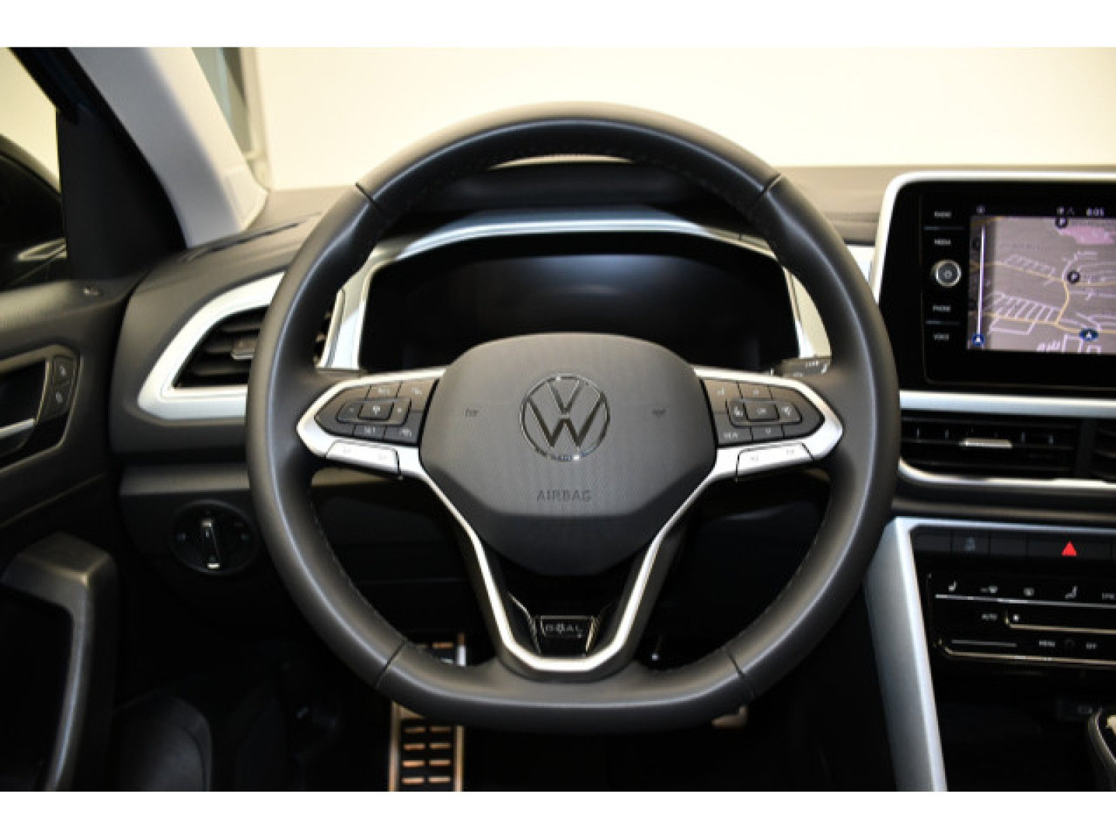 Volkswagen - T-Roc_5