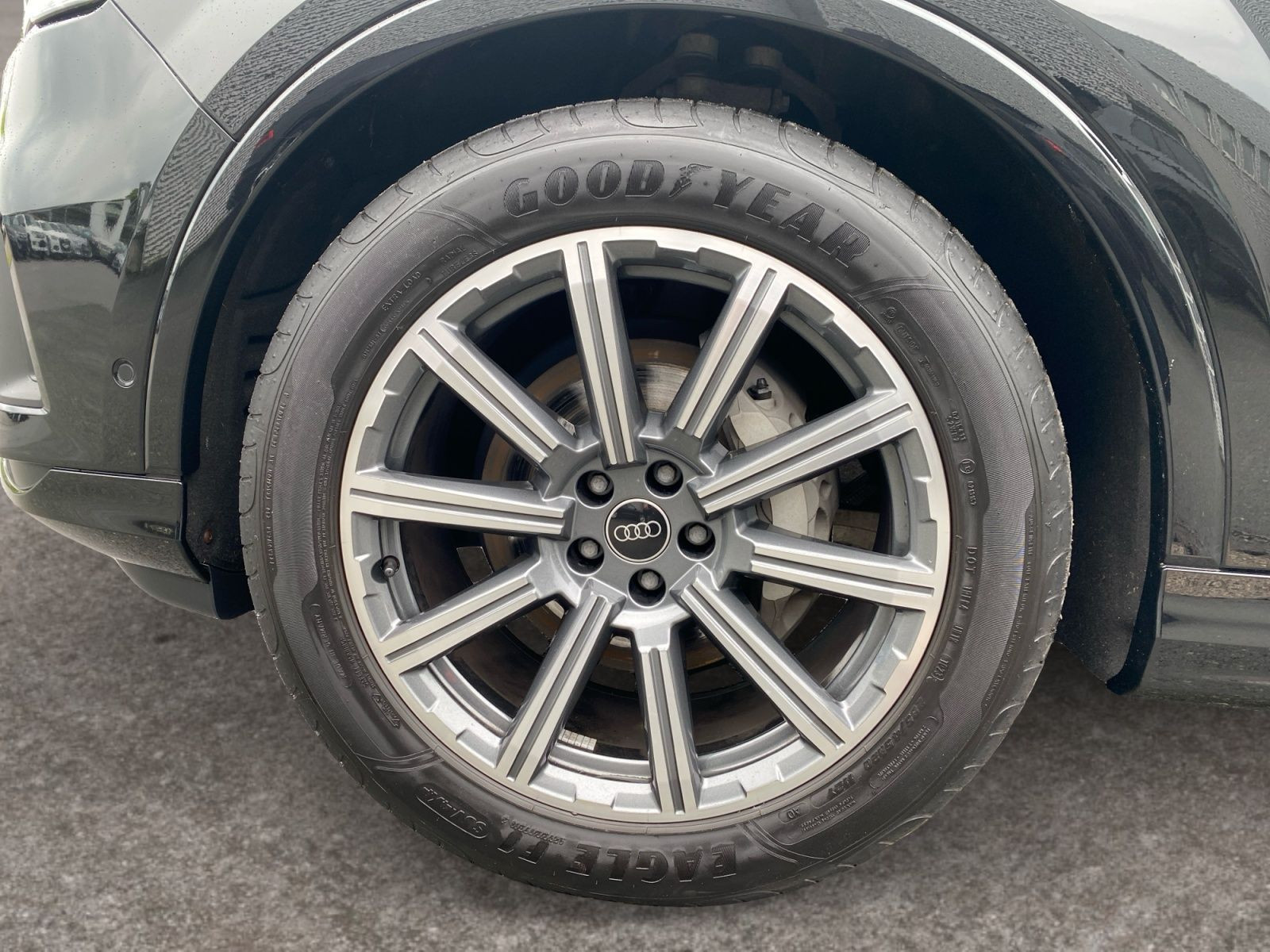 Audi - Q7_15