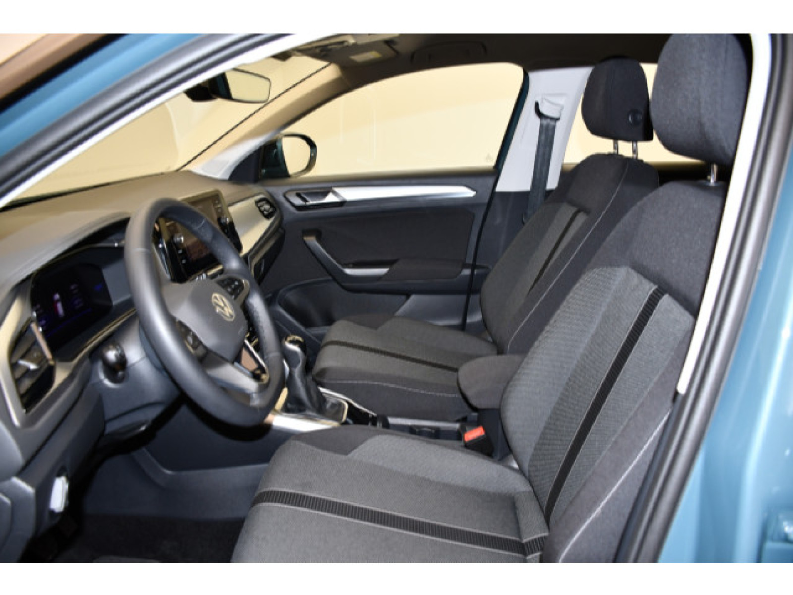 Volkswagen - T-Roc_4