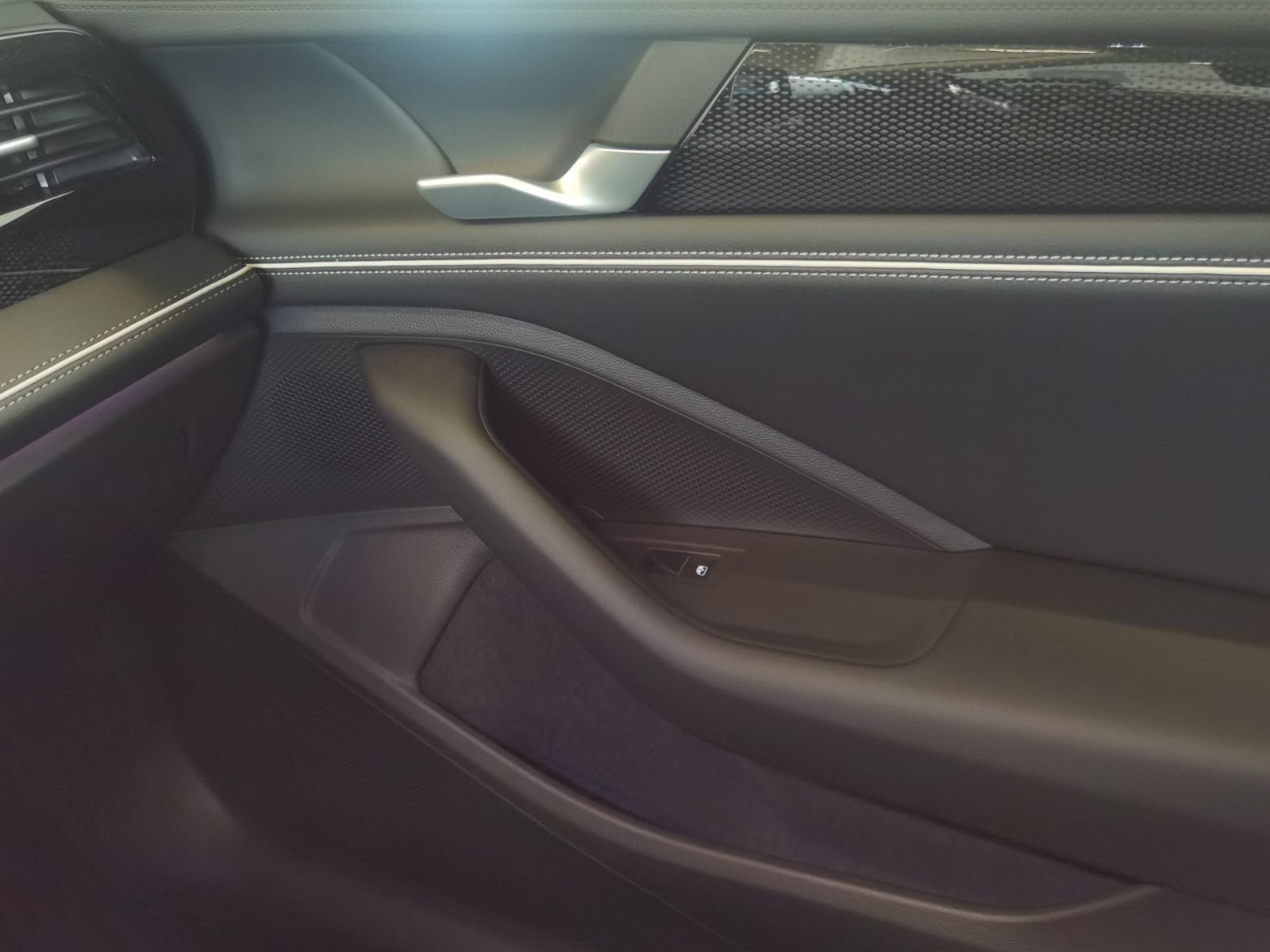 Volkswagen - Passat_16