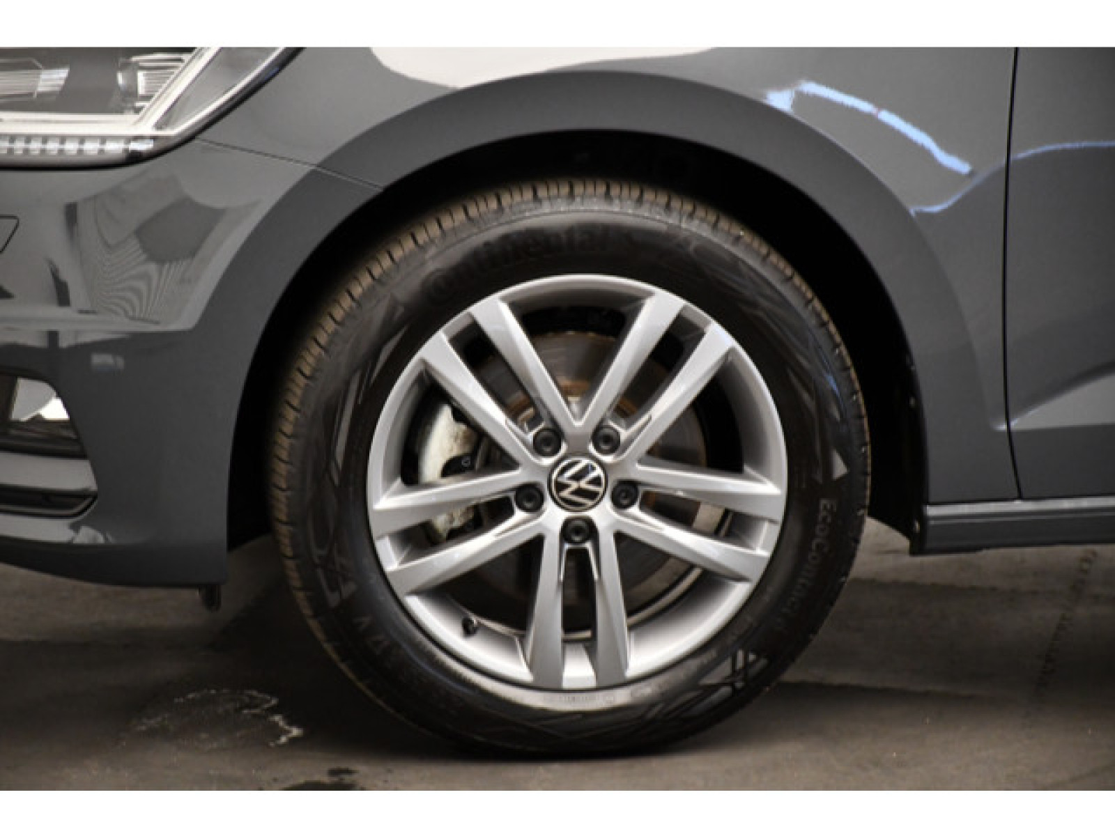 Volkswagen - Touran_13
