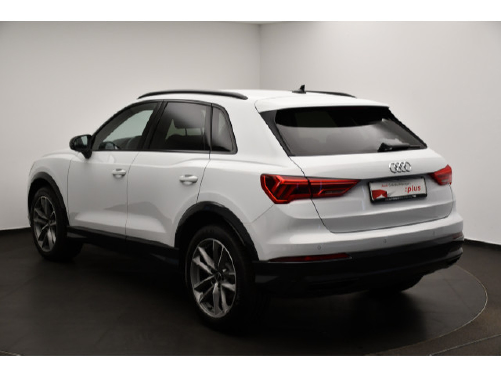 Audi - Q3_17