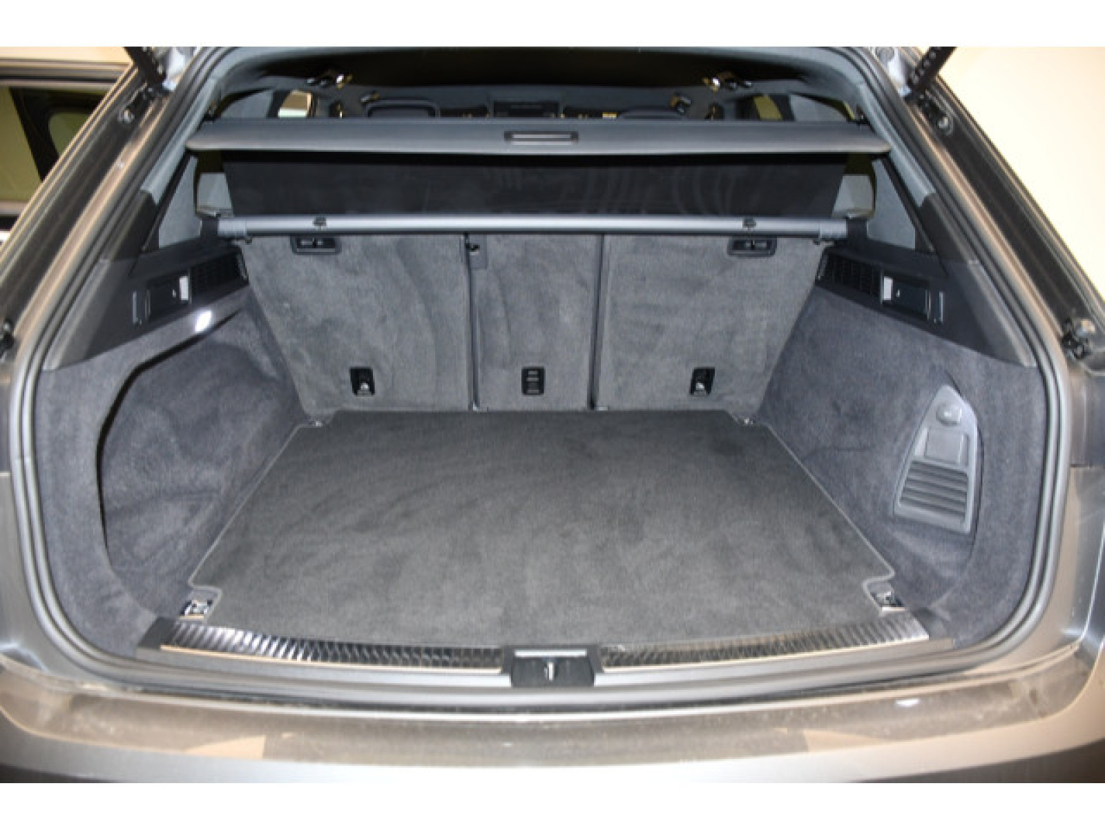 Volkswagen - Touareg_10