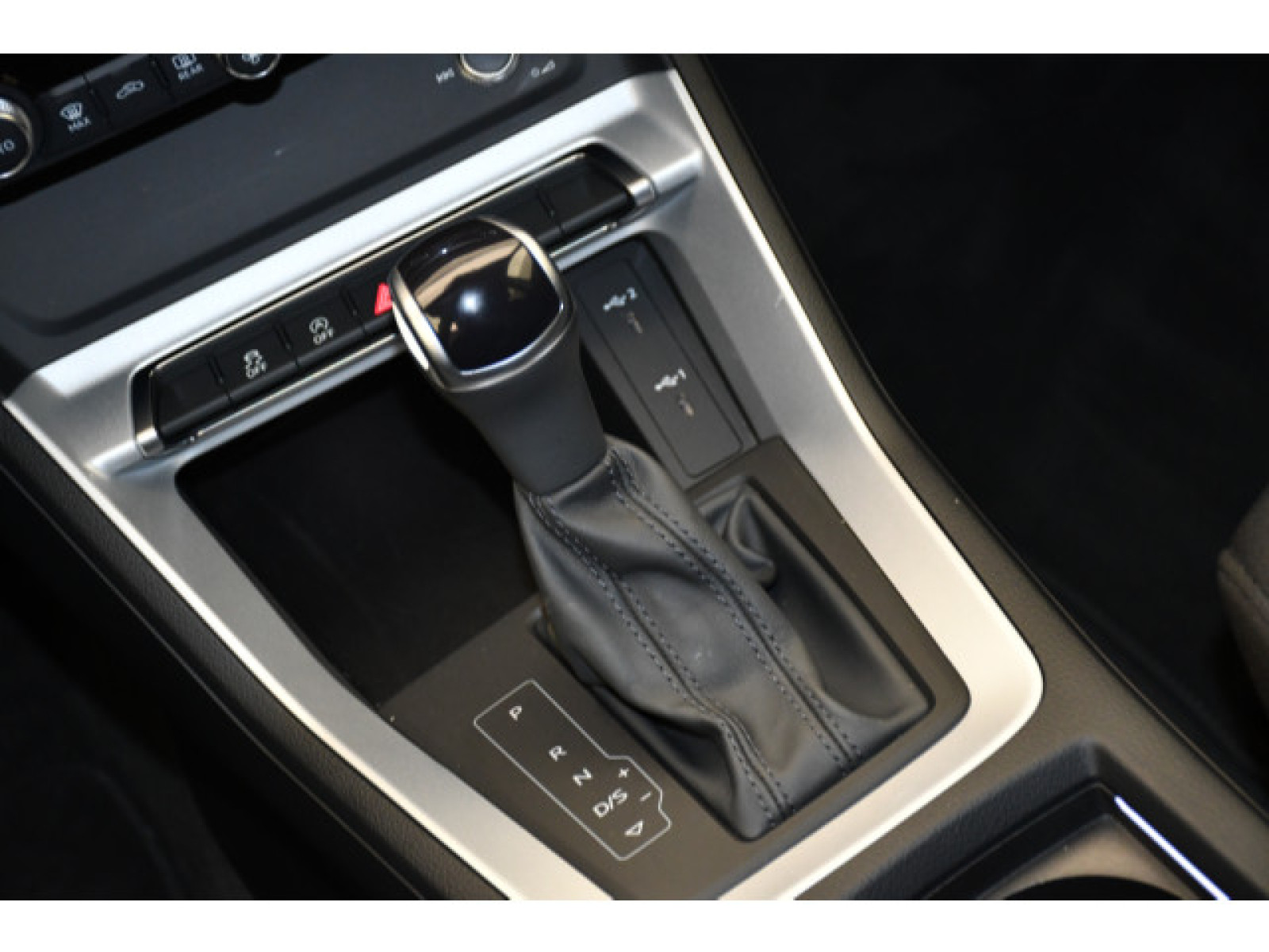 Audi - Q3_6