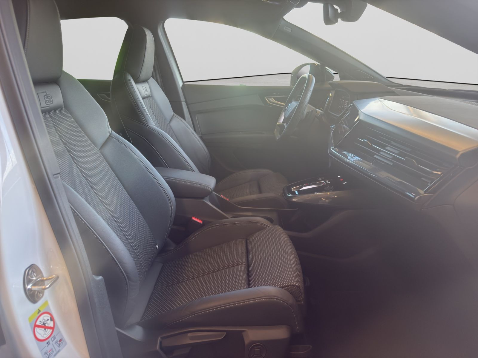 Audi - Q4 e-tron_21