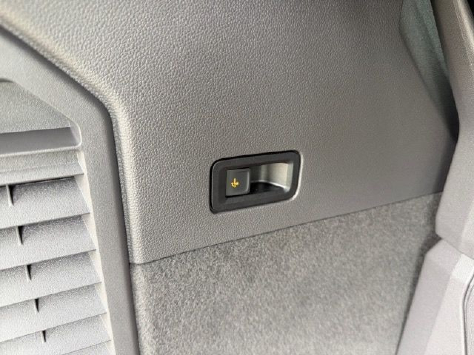 Volkswagen - T7 Multivan_18