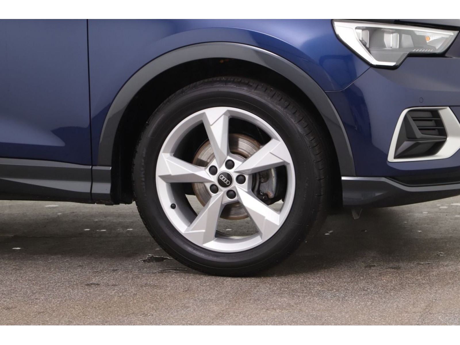 Audi - Q3_4