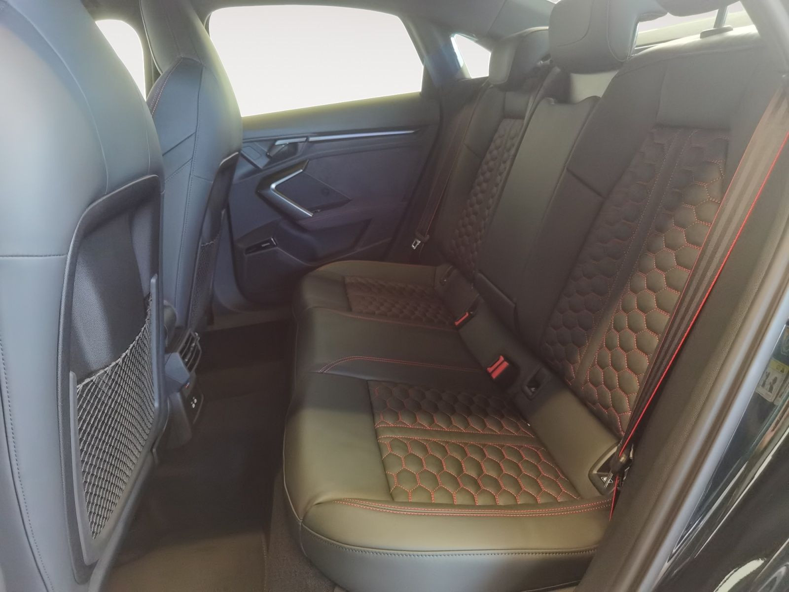 Audi - RS 3 Limousine_15