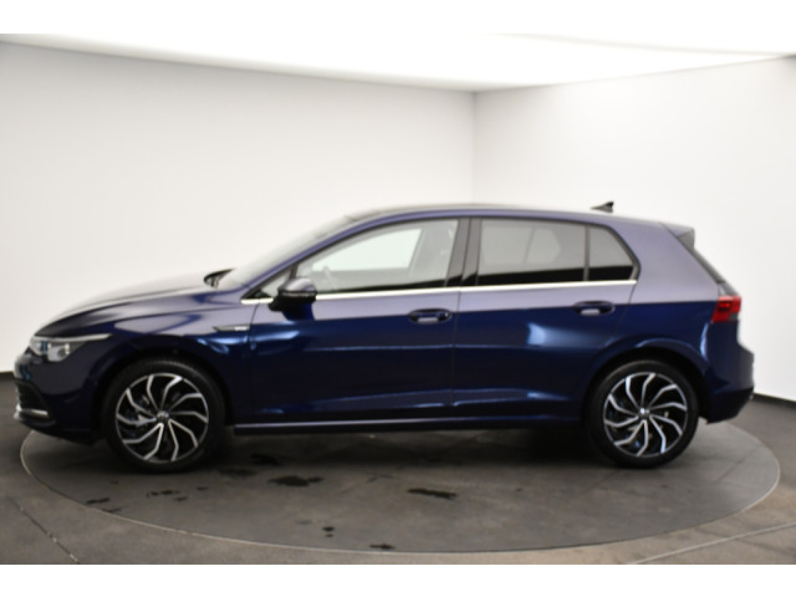 Volkswagen - Golf_10