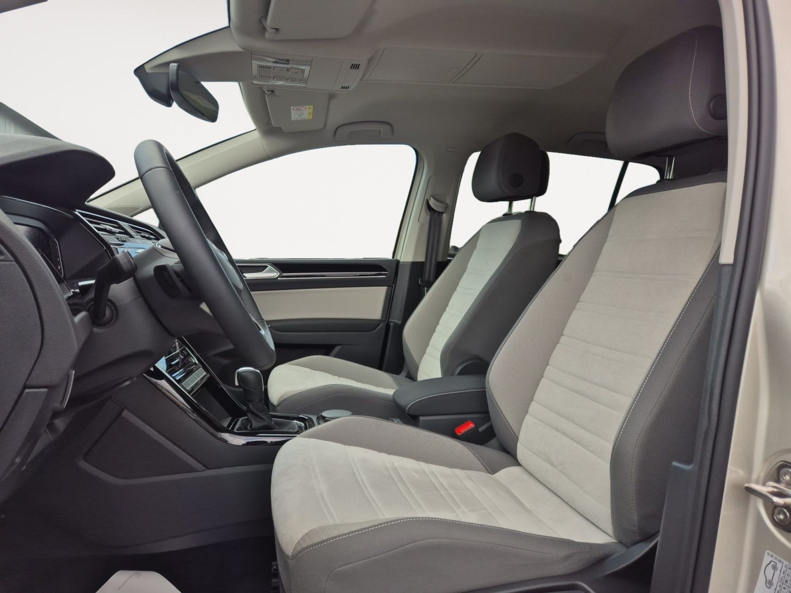Volkswagen - Touran_9