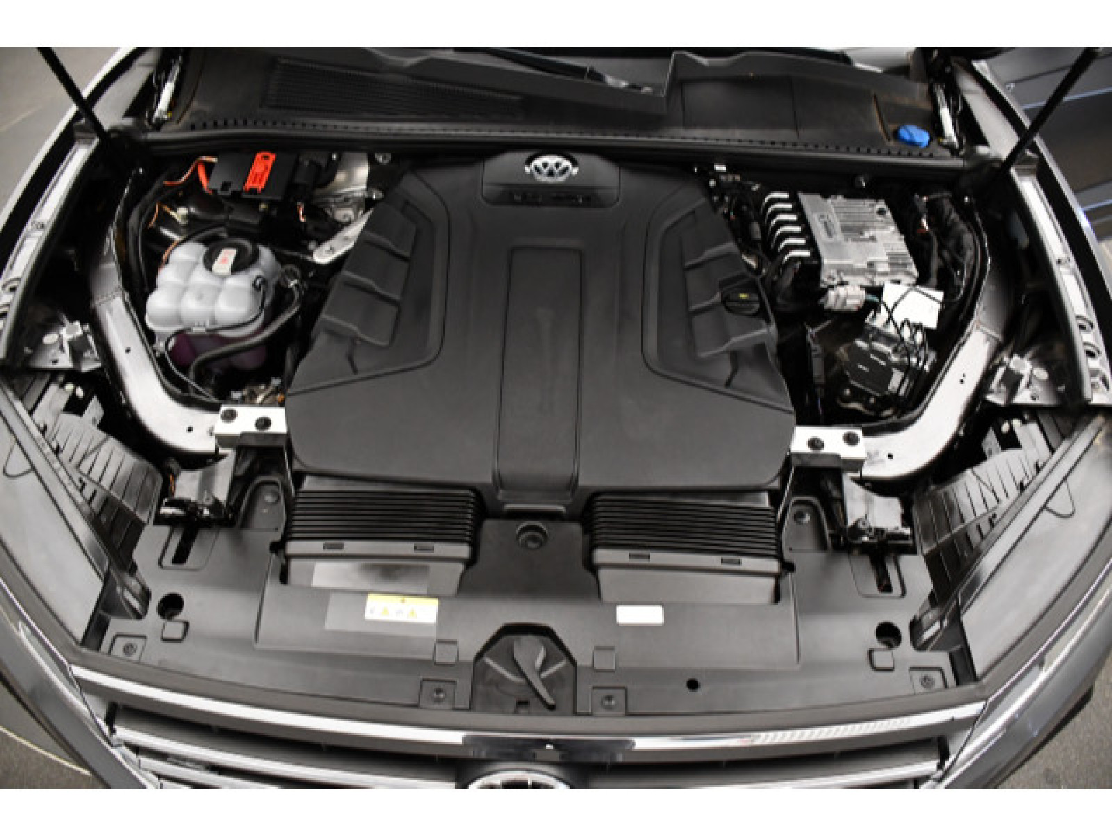 Volkswagen - Touareg_14
