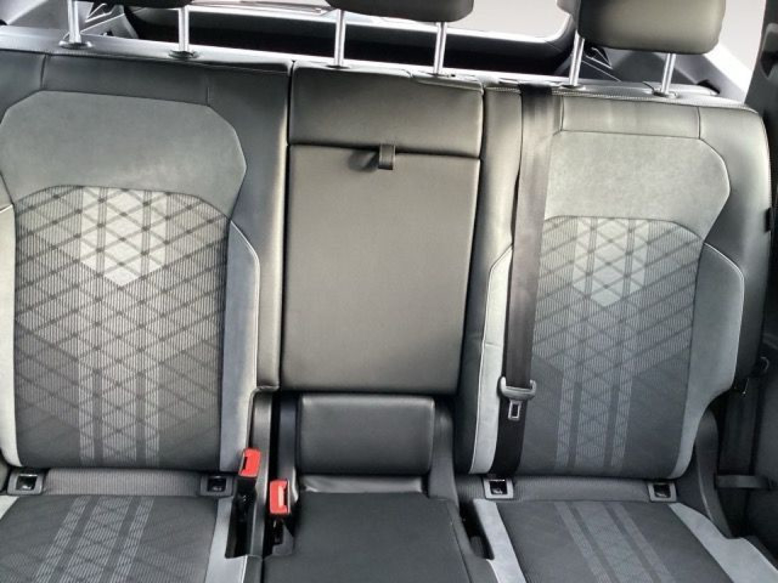 Volkswagen - Tiguan Allspace_17