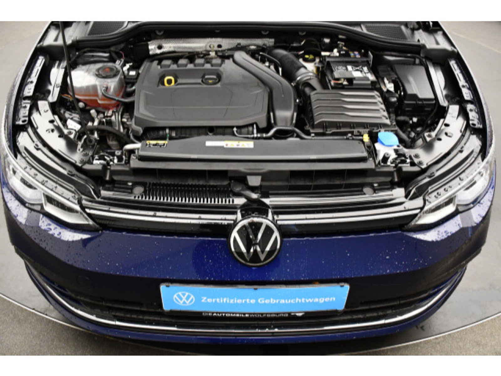 Volkswagen - Golf_13