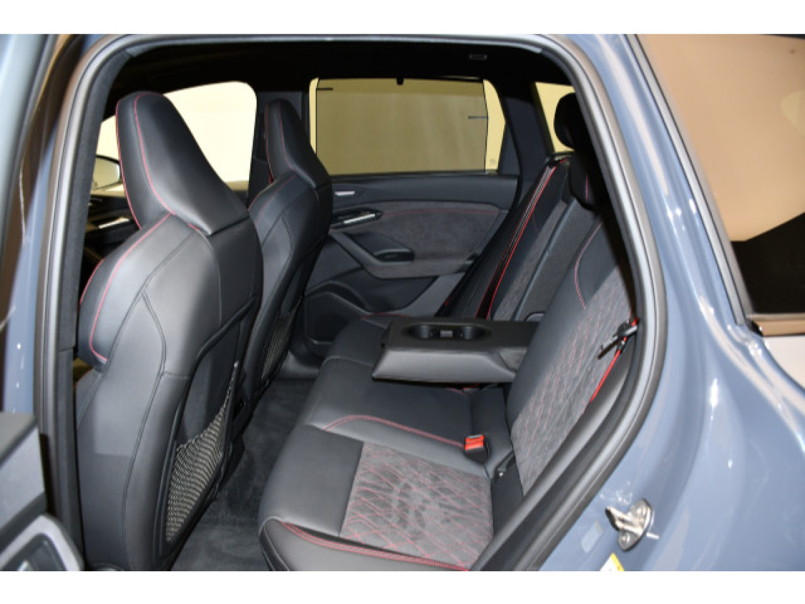 Audi - Q6 e-tron_13