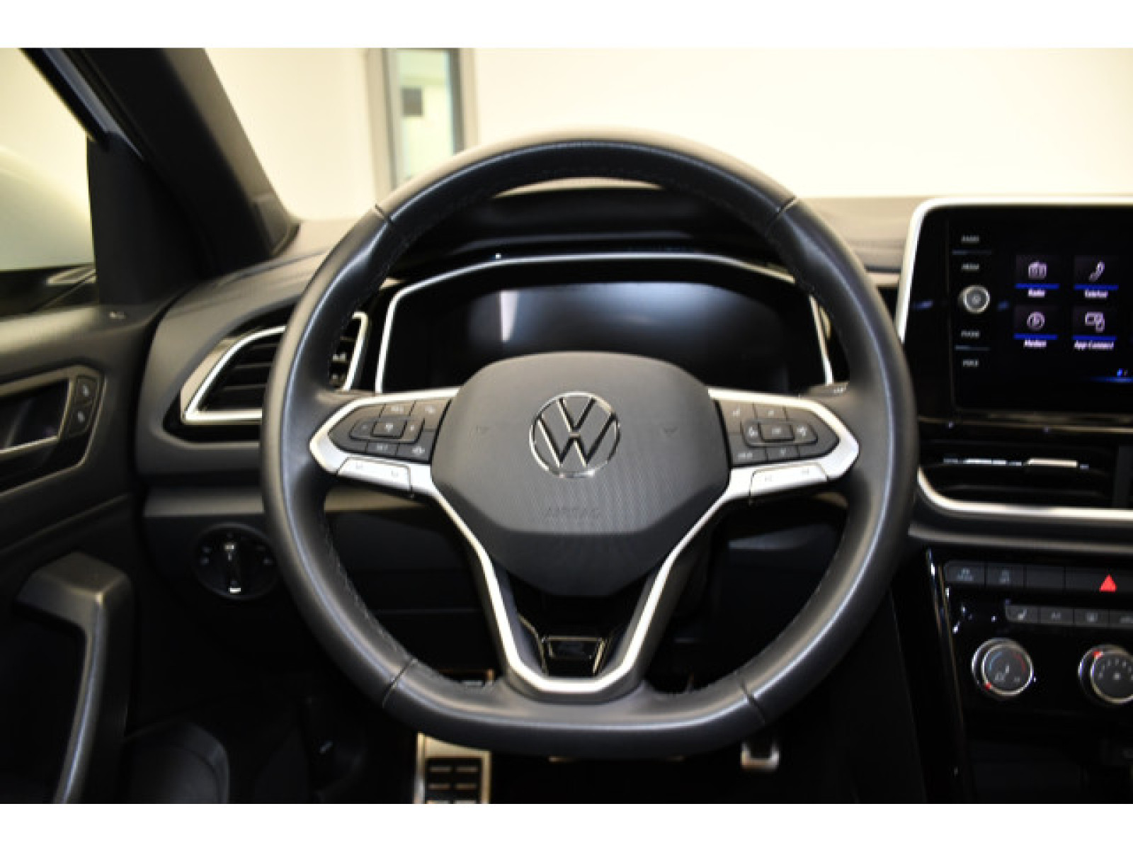 Volkswagen - T-Roc_6