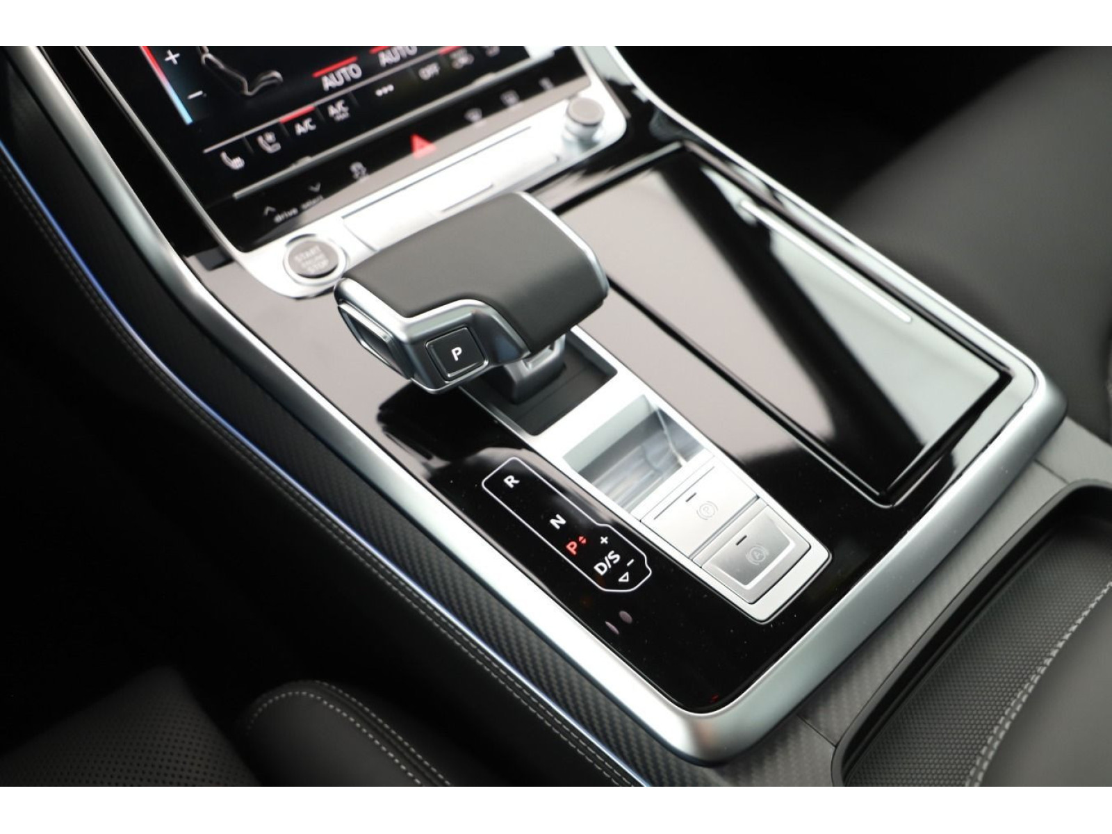 Audi - Q7_16
