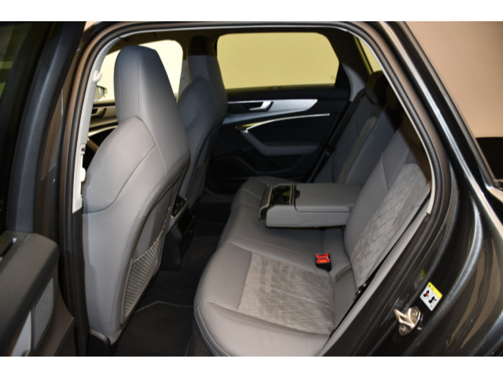 Audi - S6 Avant_10