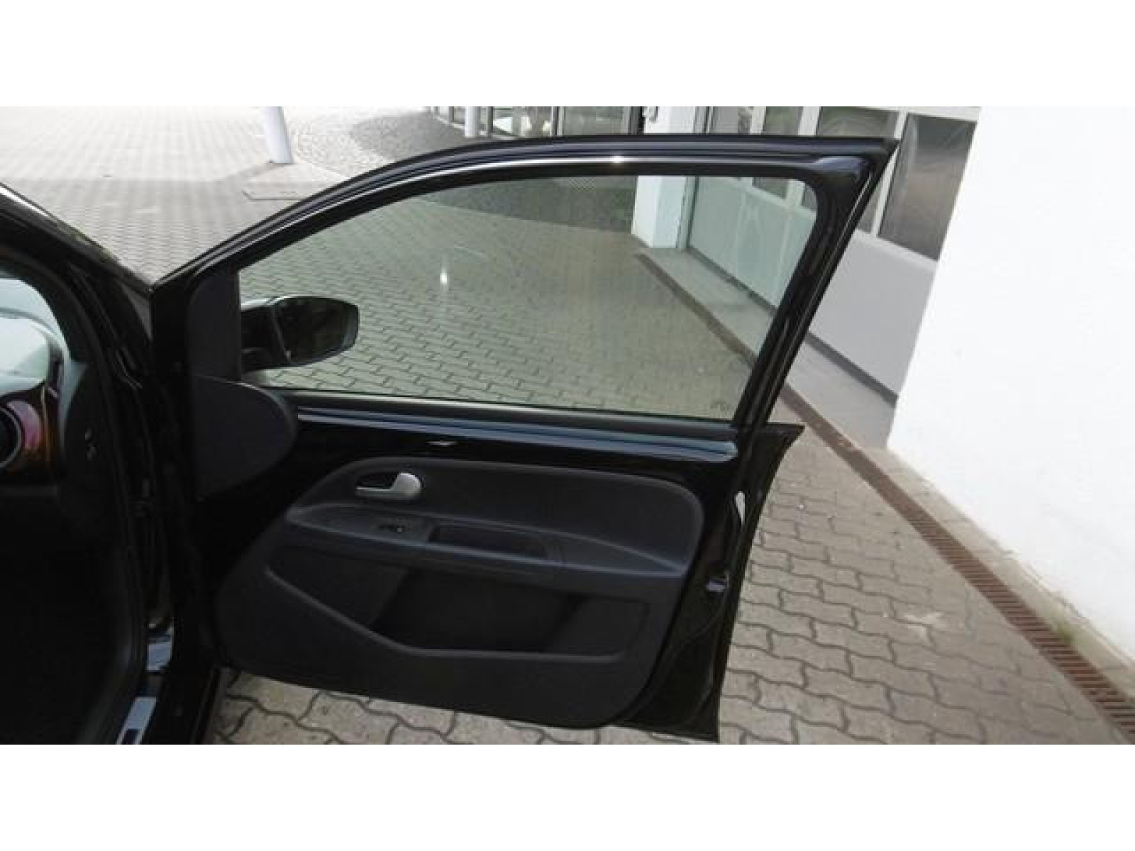 Volkswagen - up!_15