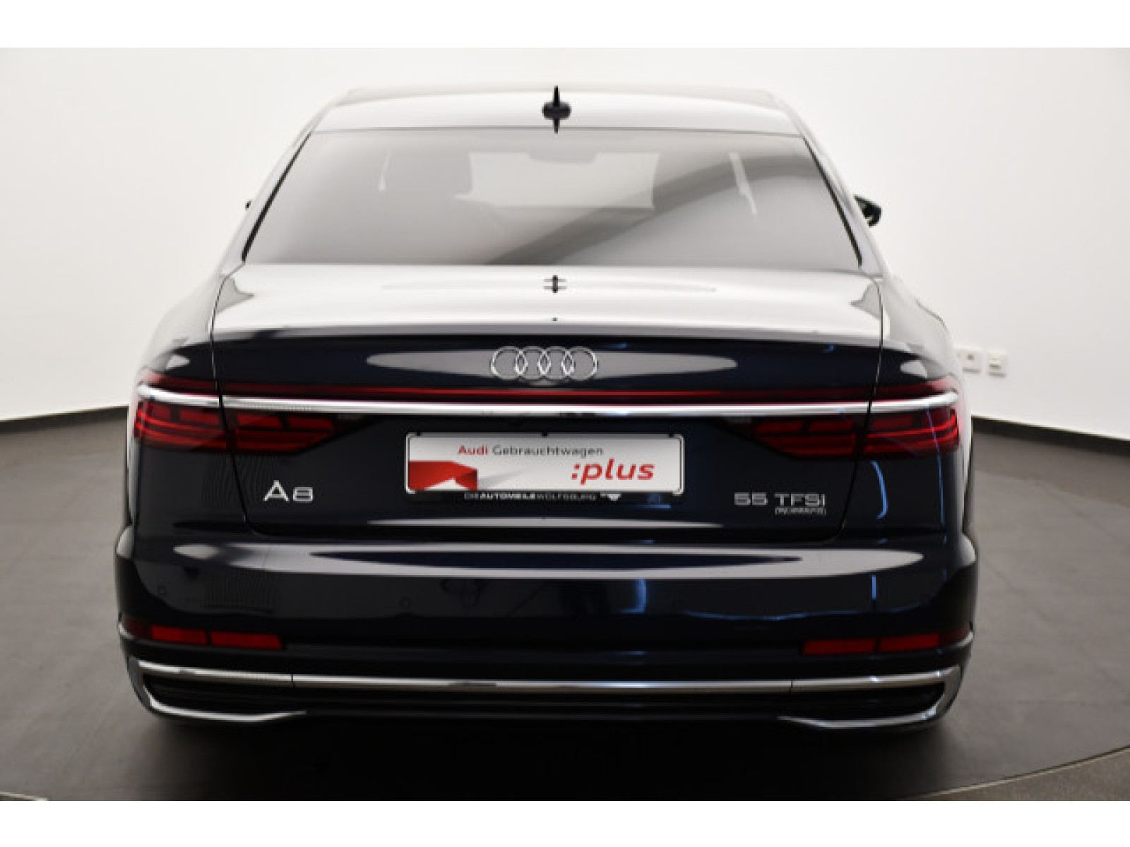 Audi - A8_20
