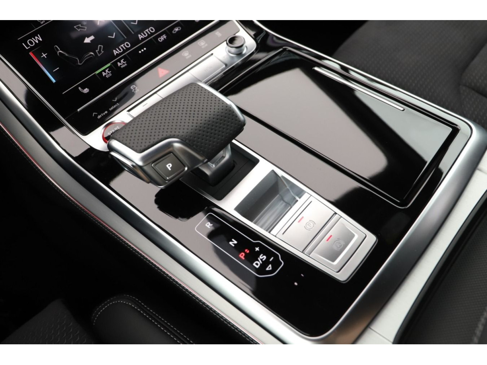 Audi - SQ7_13