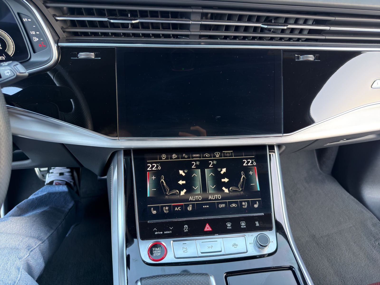 Audi - SQ7_13