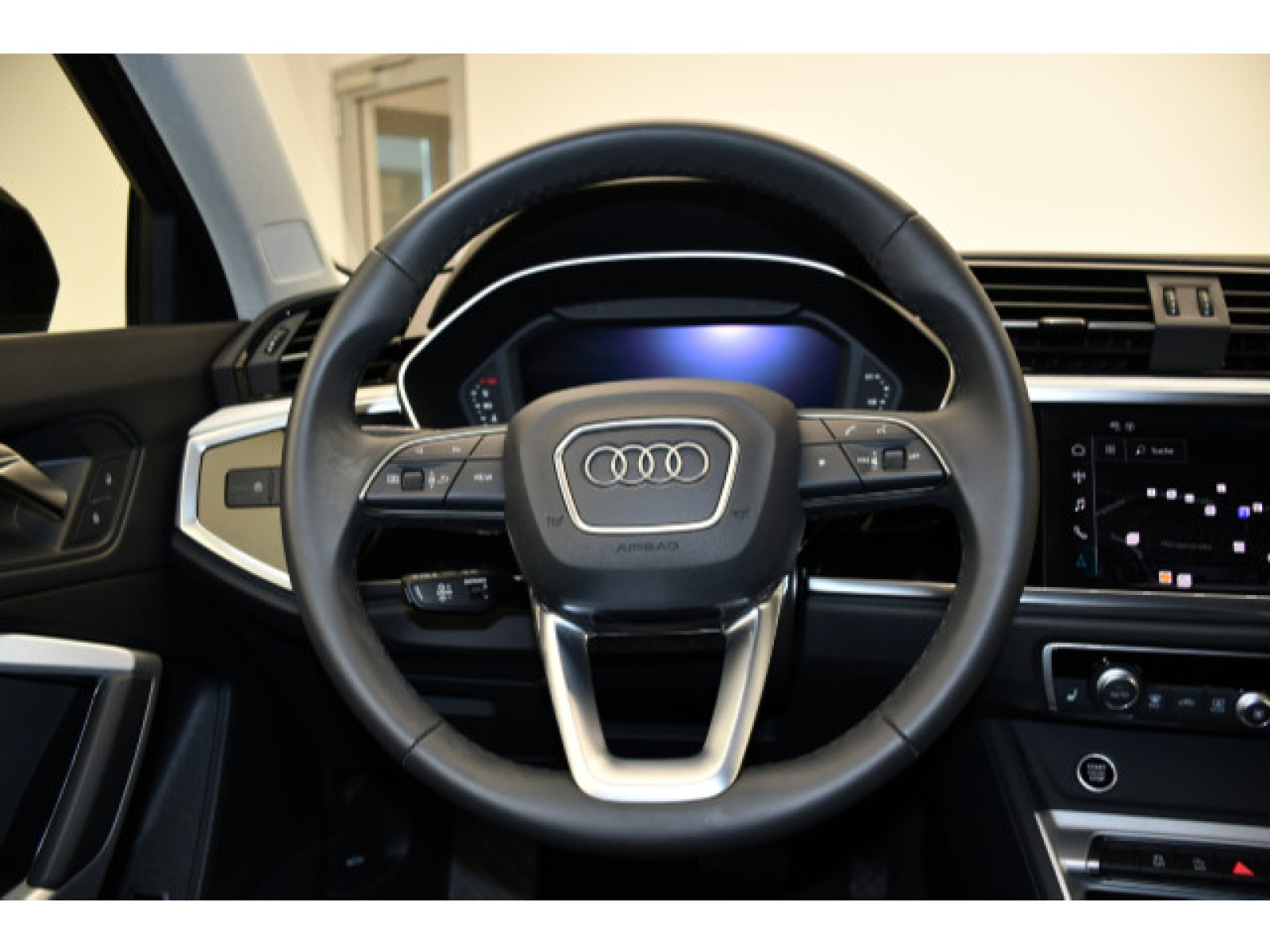 Audi - Q3_7