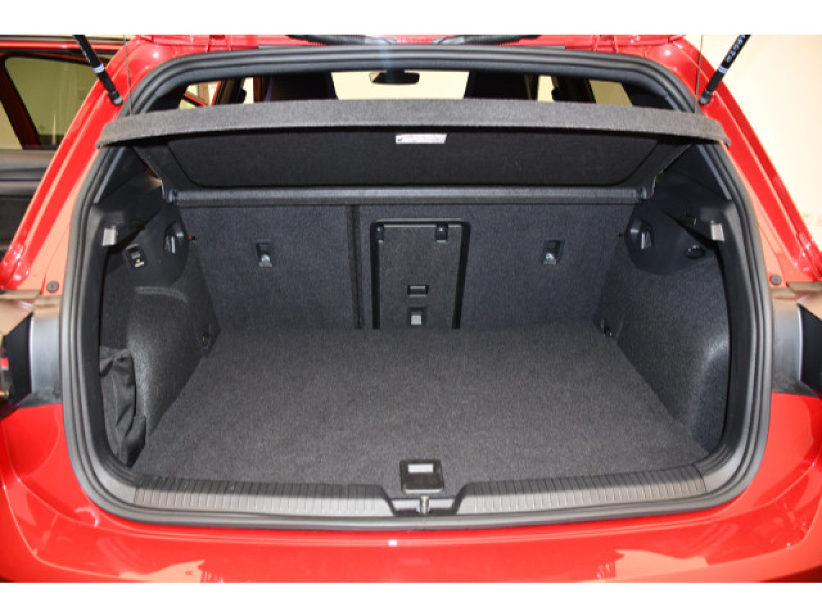 Volkswagen - Golf_12