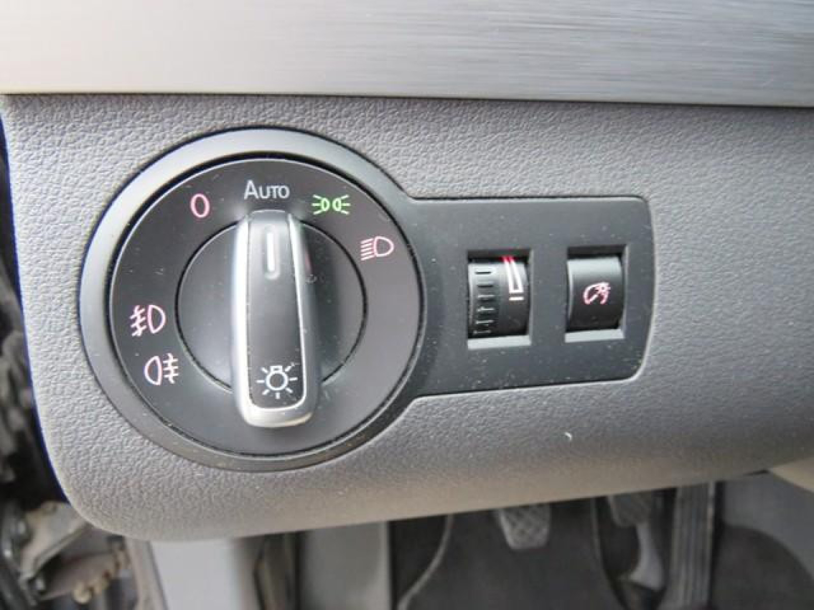 Volkswagen - Touran_18