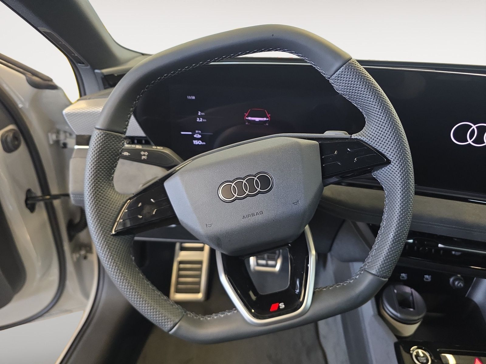 Audi - A6 Avant e-tron_13