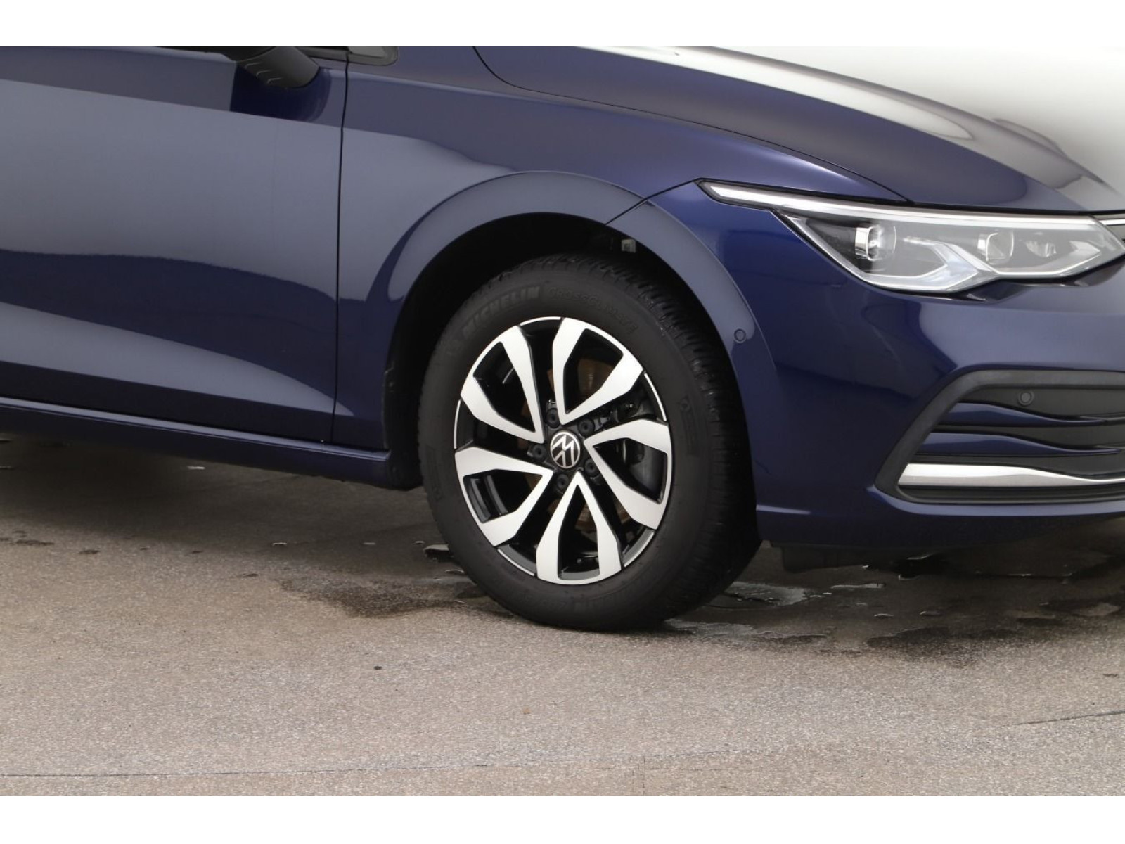 Volkswagen - Golf_3