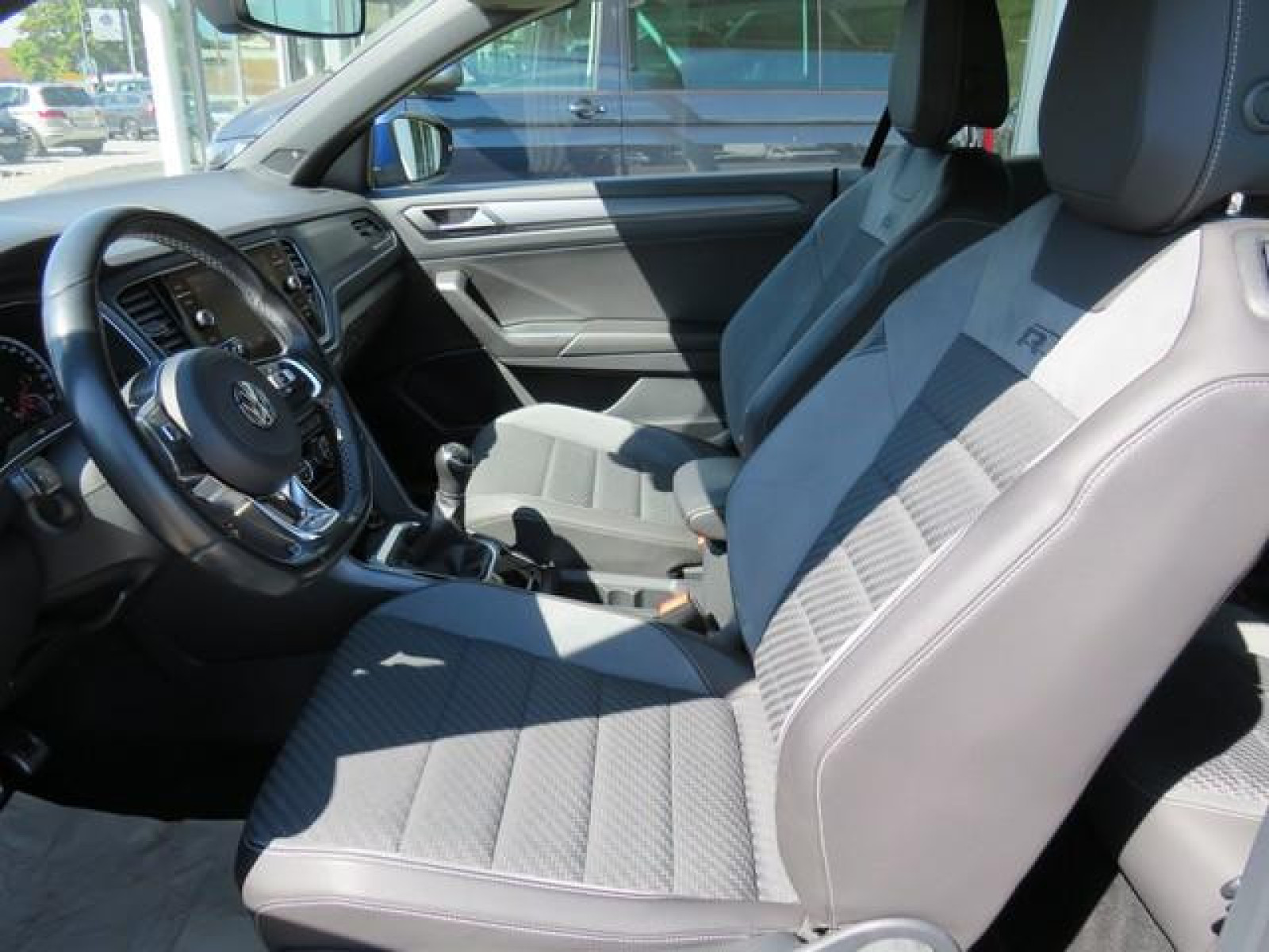 Volkswagen - T-Roc Cabriolet_10